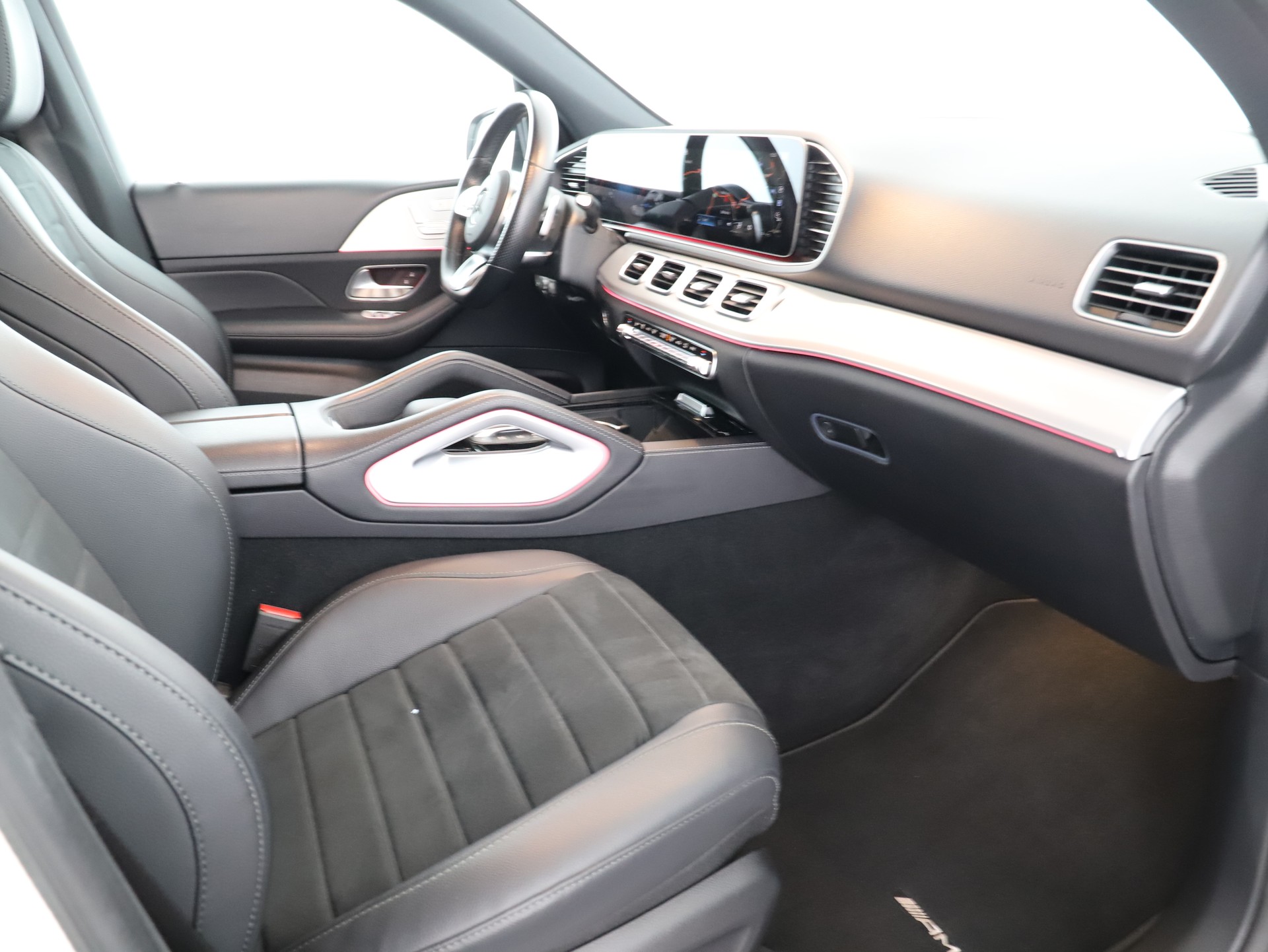 MERCEDES-BENZ GLE 300 d 4Matic AMG-image-8