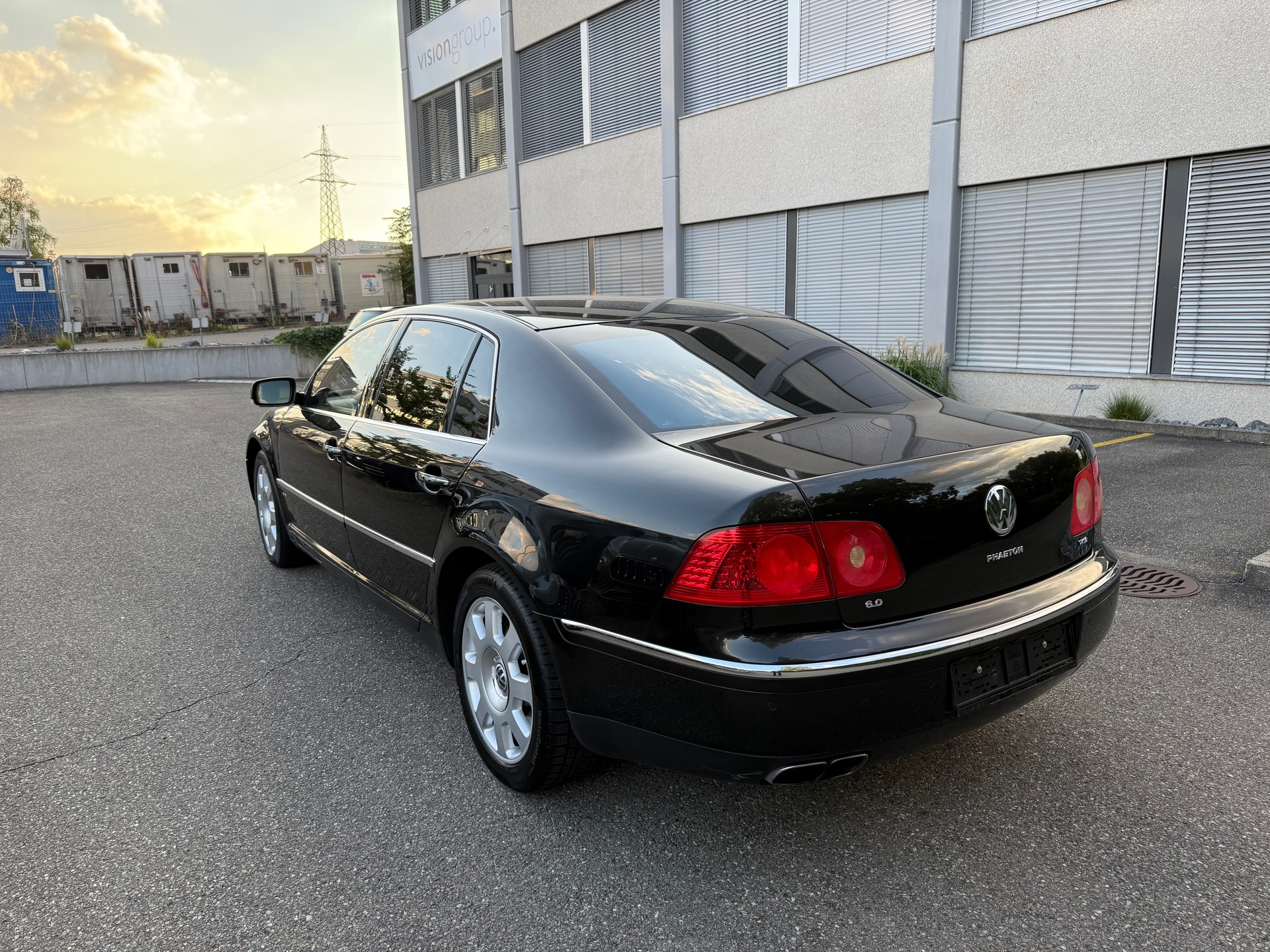 VW Phaeton 6.0 W12 4Motion-image-3