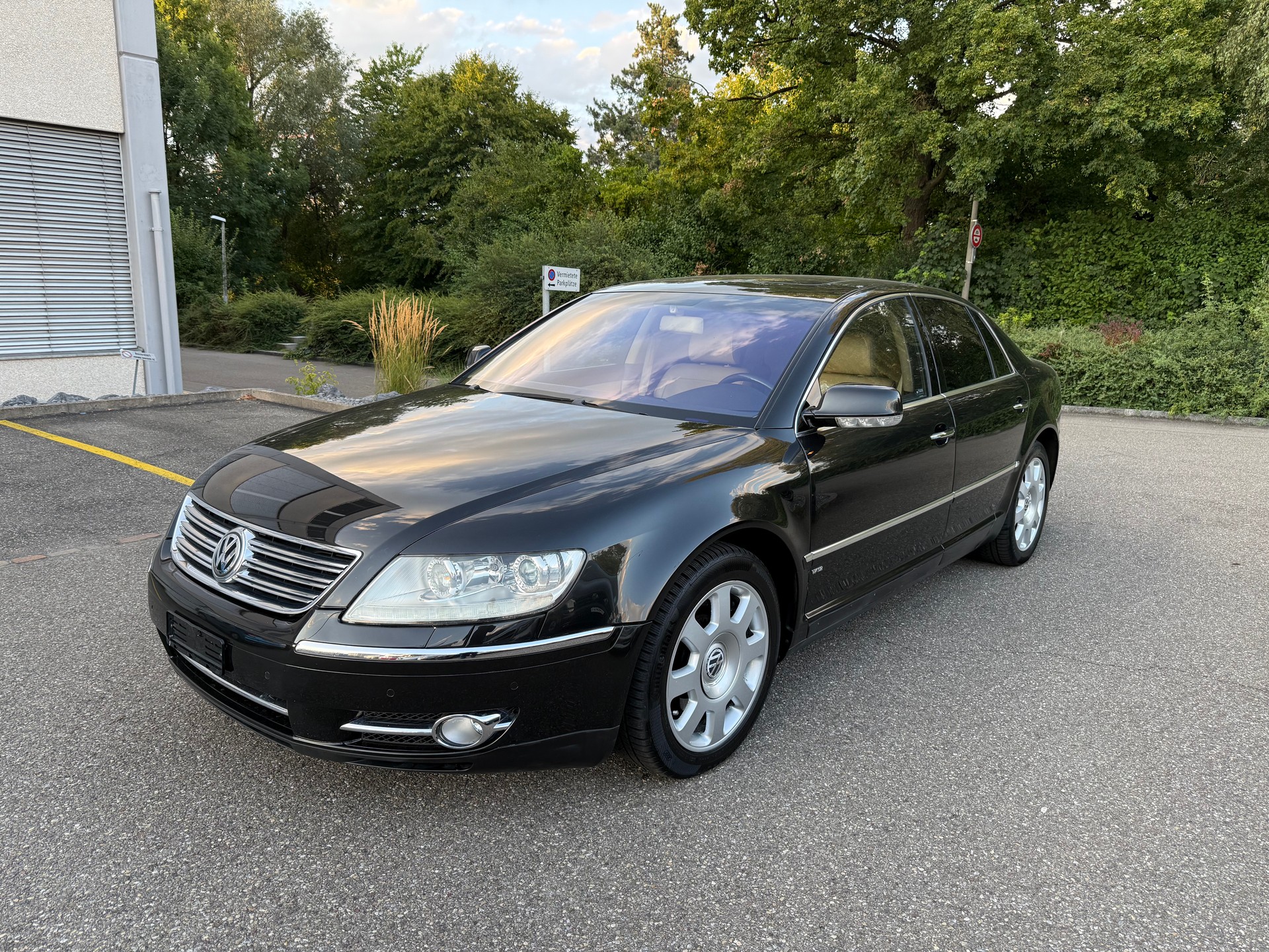VW Phaeton 6.0 W12 4Motion-image-0