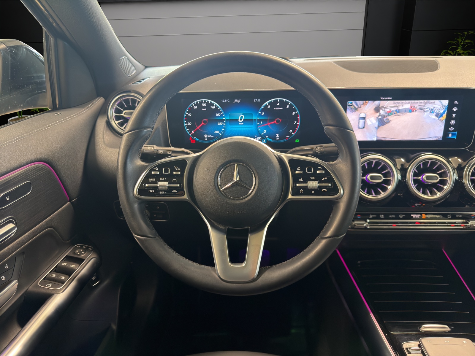 MERCEDES-BENZ GLA 250 4Matic Progressive 8G-DCT-image-11