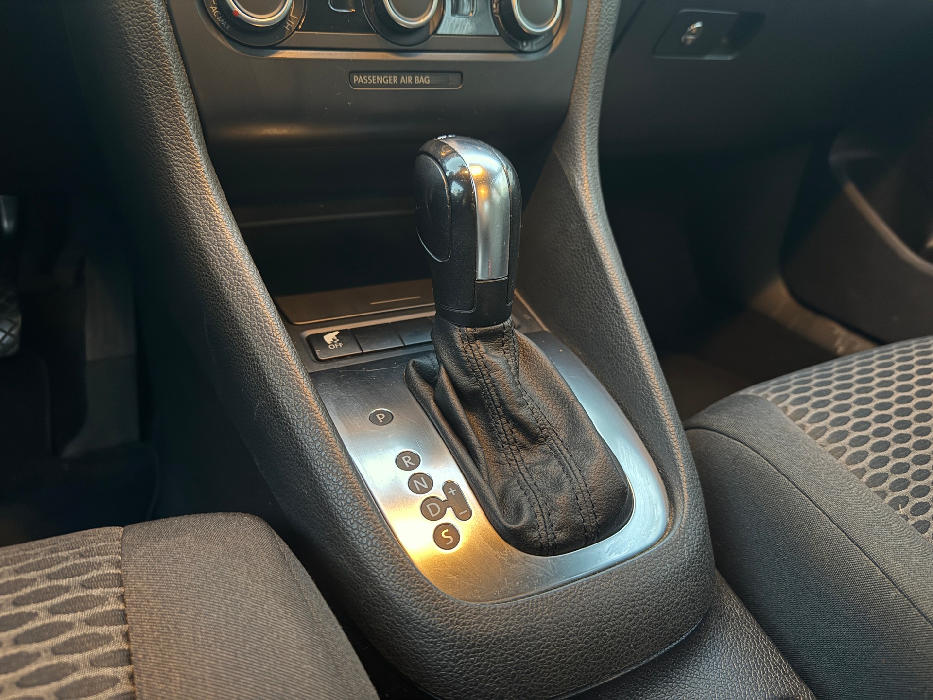 VW Golf Variant 1.6 TDI Trendline DSG-image-8