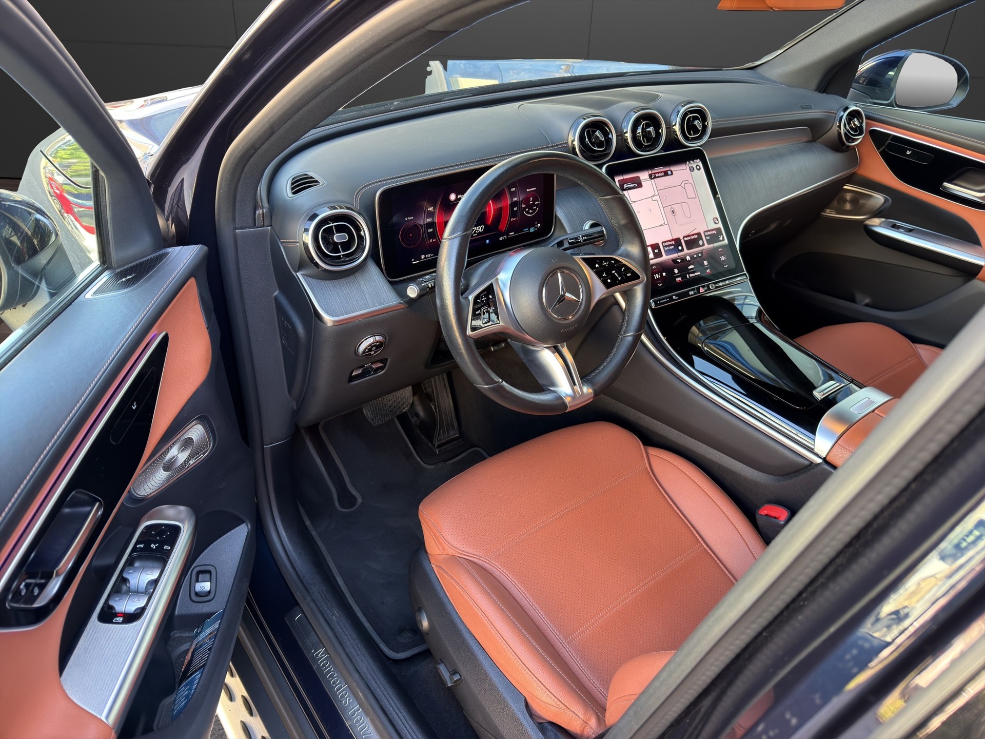 MERCEDES-BENZ GLC 220 d 4Matic 9G-Tronic-image-9