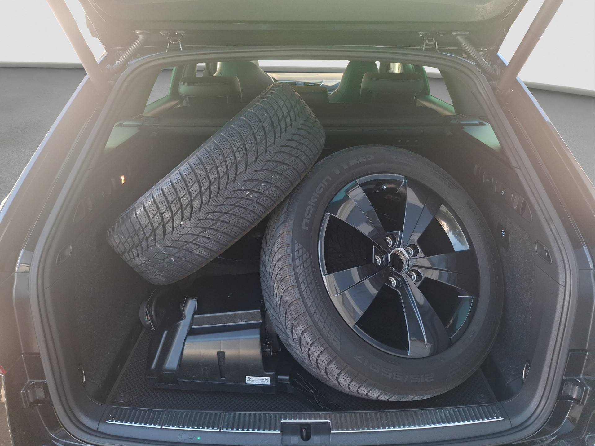 SKODA Superb Combi 2.0 TDi Ambition 4x4 DSG-image-5
