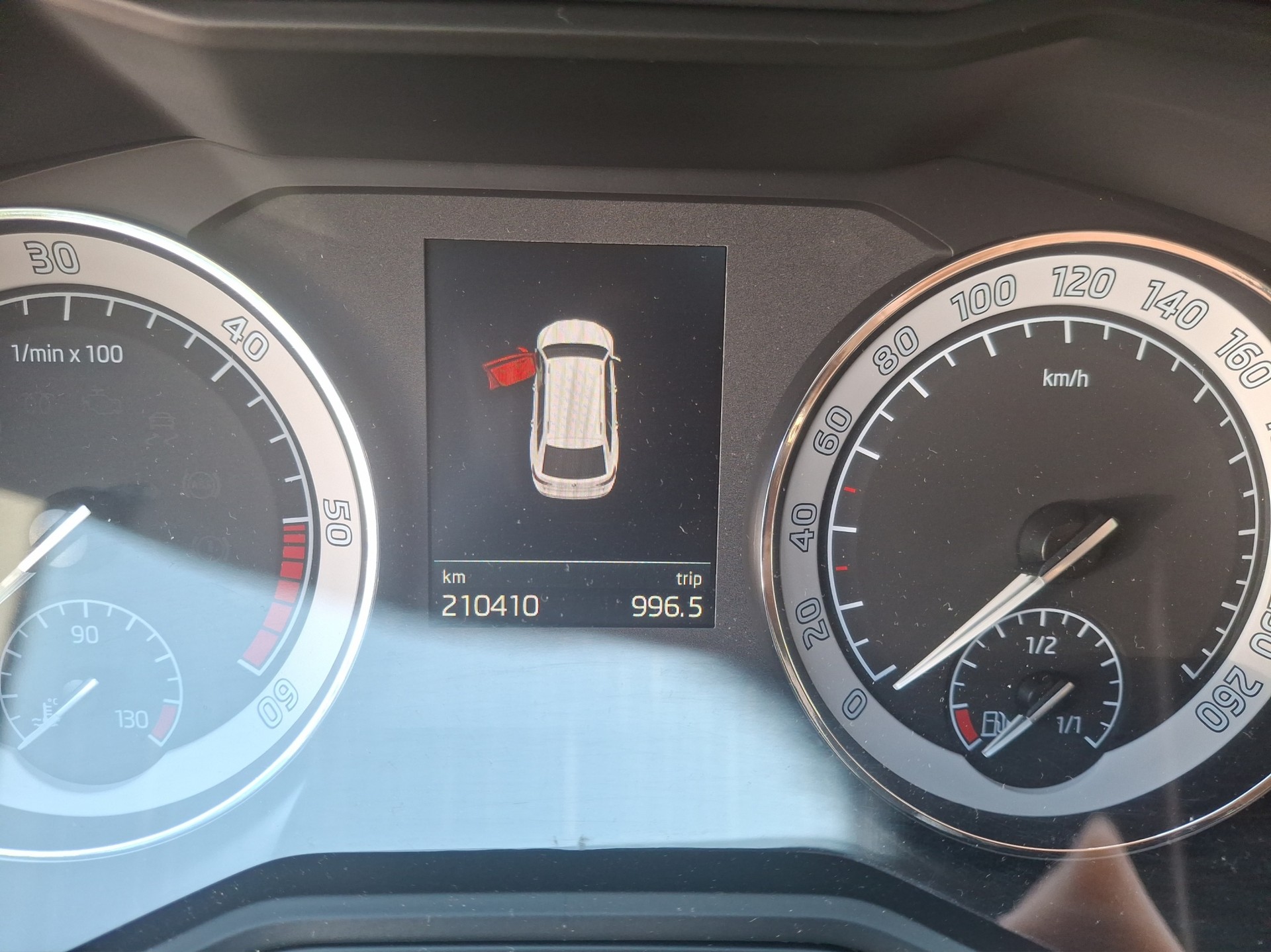 SKODA Superb Combi 2.0 TDi Ambition 4x4 DSG-image-10