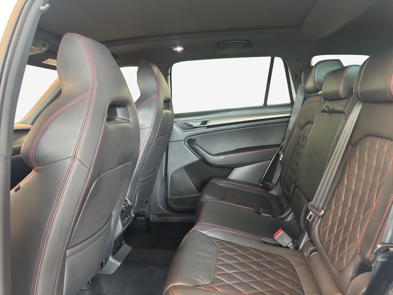 SKODA Kodiaq 2.0 TSI 4x4 RS-image-11
