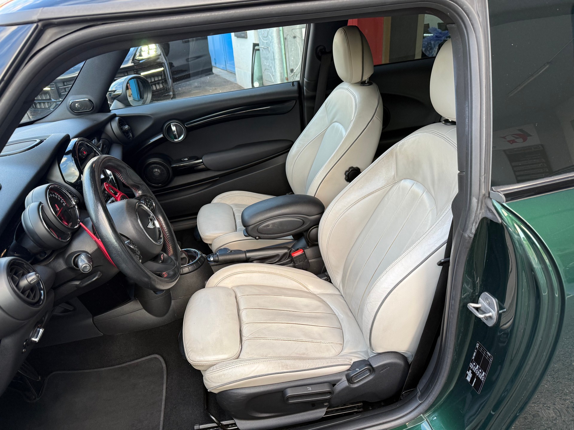 MINI Cooper John Cooper Works Steptronic-image-11