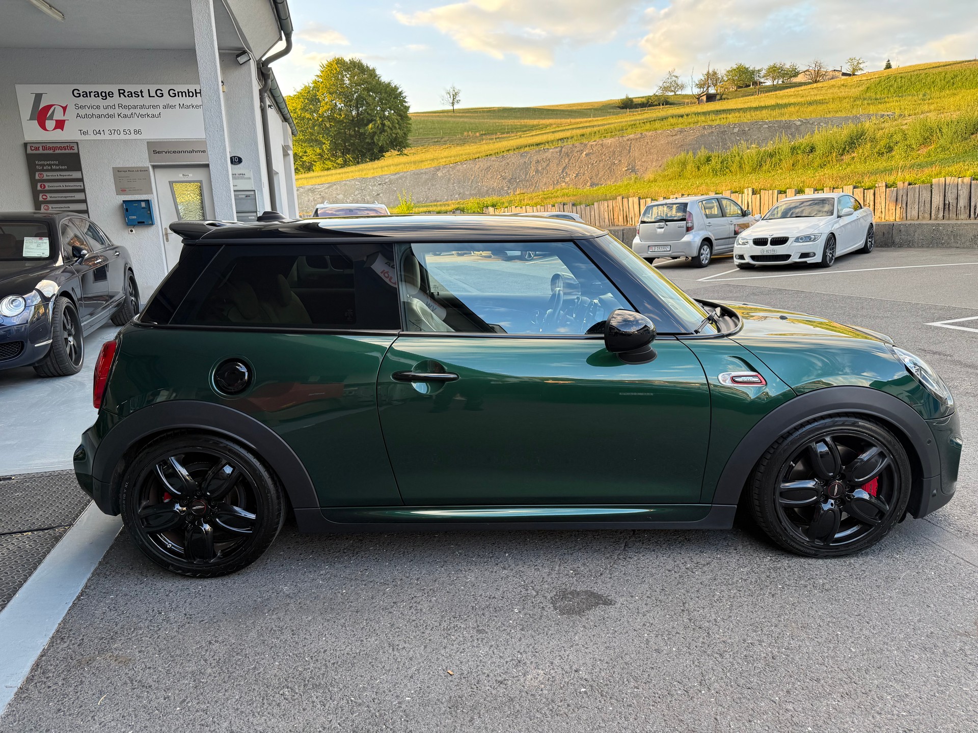 MINI Cooper John Cooper Works Steptronic-image-2
