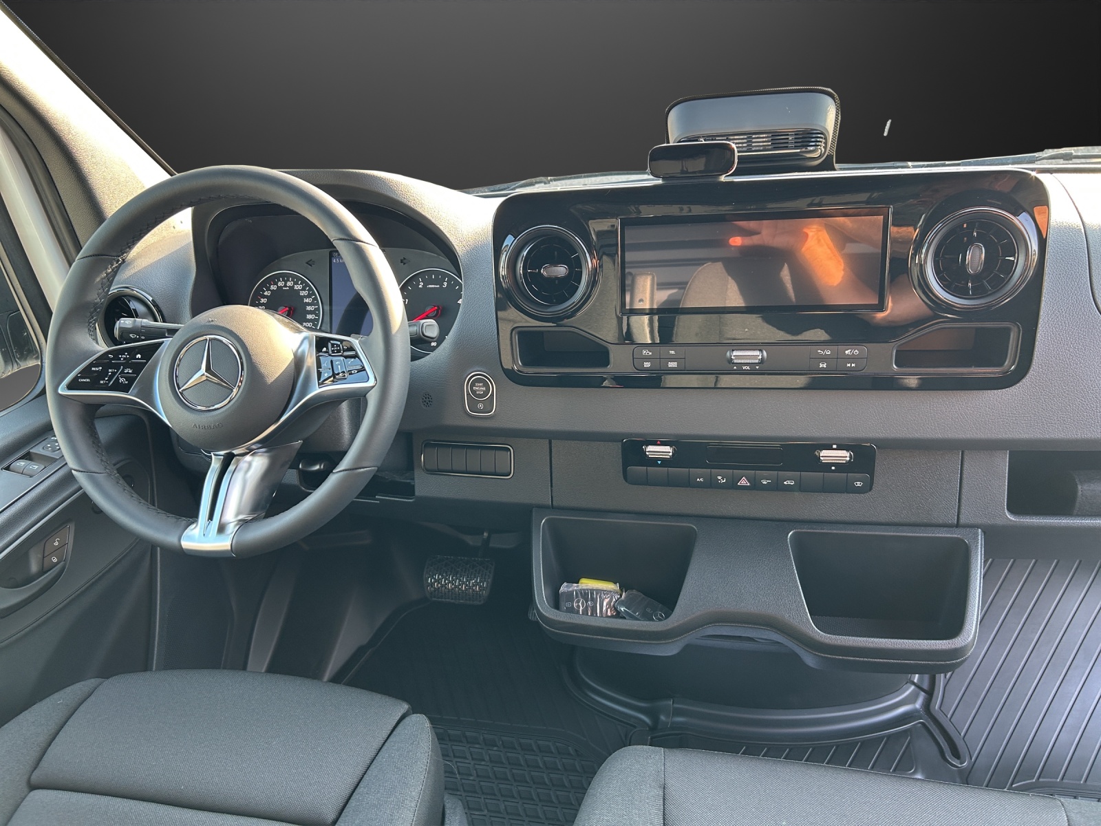 MERCEDES-BENZ Sprinter 319 CDI Standard 9G-TRONIC-image-8