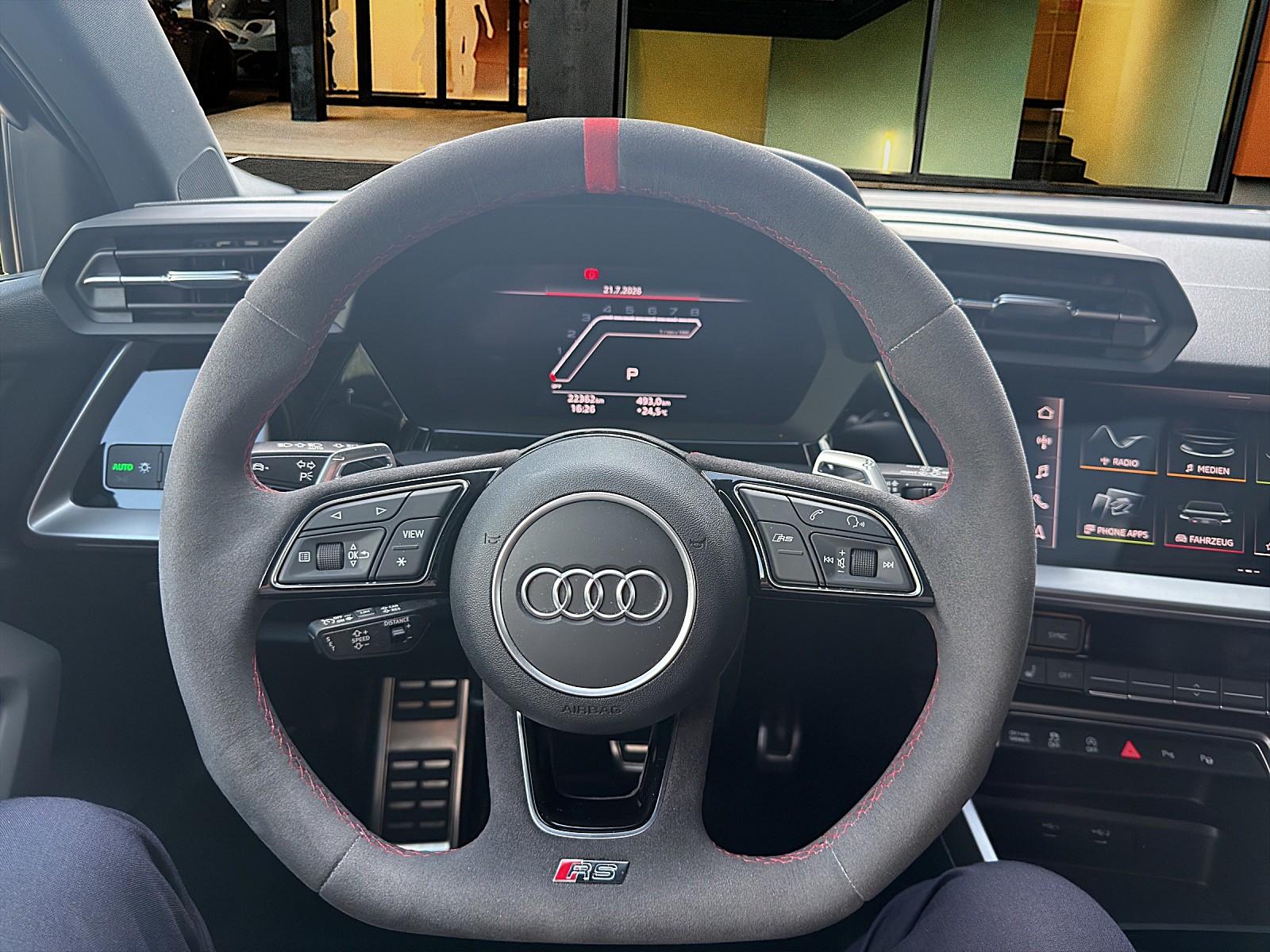 AUDI RS3 Sportback 2.5 TFSI Quattro S-Tronic / Pano - Leder - ACC-image-15
