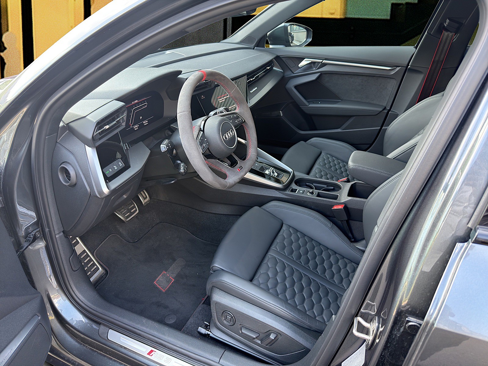 AUDI RS3 Sportback 2.5 TFSI Quattro S-Tronic / Pano - Leder - ACC-image-10