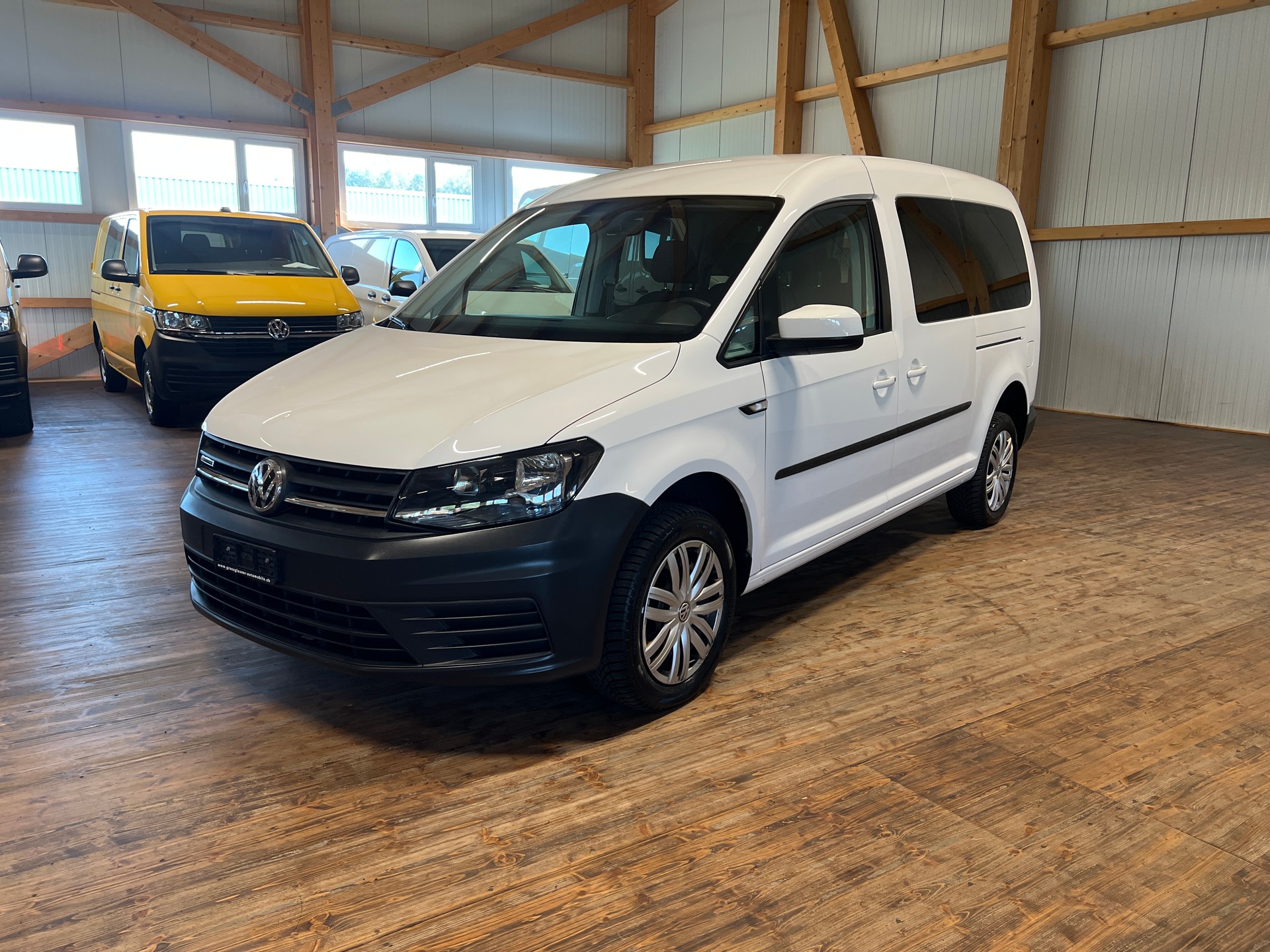 VW Caddy Maxi 2.0 TDI Trendline 4Motion-image-0