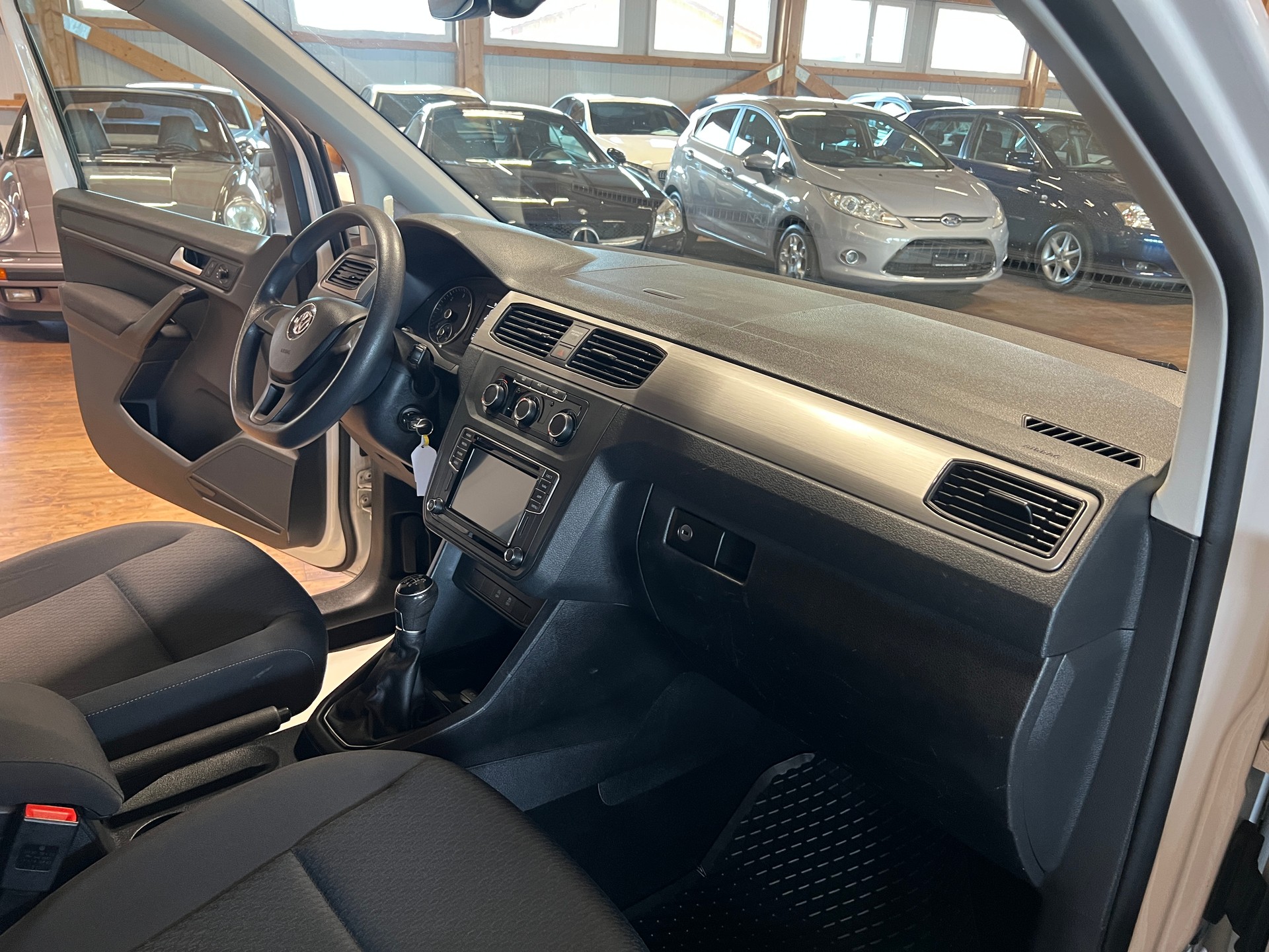 VW Caddy Maxi 2.0 TDI Trendline 4Motion-image-12
