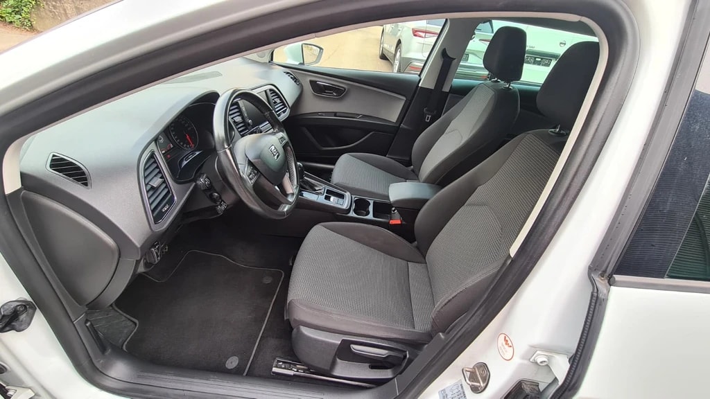 SEAT Leon ST 2.0 TDI CR Style 4Drive DSG ** Gr-Navi ** Sitzheizung ** Abstandsregelsysteme ** Frisch Ab MFK & Service **-image-10