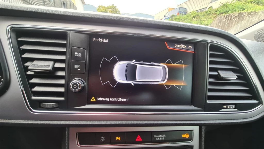 SEAT Leon ST 2.0 TDI CR Style 4Drive DSG ** Gr-Navi ** Sitzheizung ** Abstandsregelsysteme ** Frisch Ab MFK & Service **-image-8