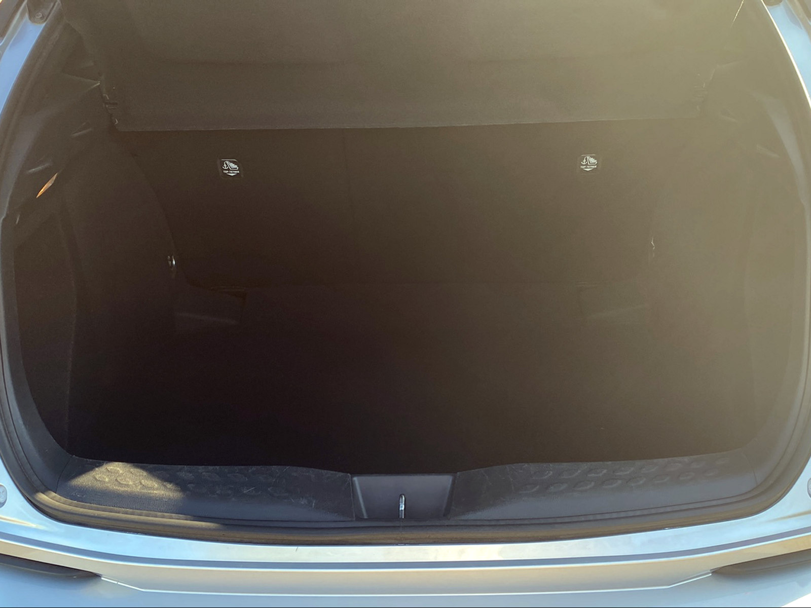 TOYOTA C-HR 1.8 HSD Premium CVT-image-9