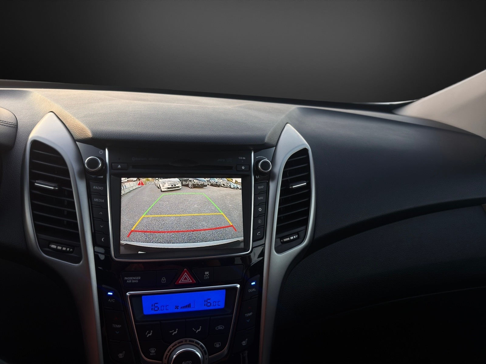 HYUNDAI i30 Wagon 1.6 CRDi Premium Automatic-image-11