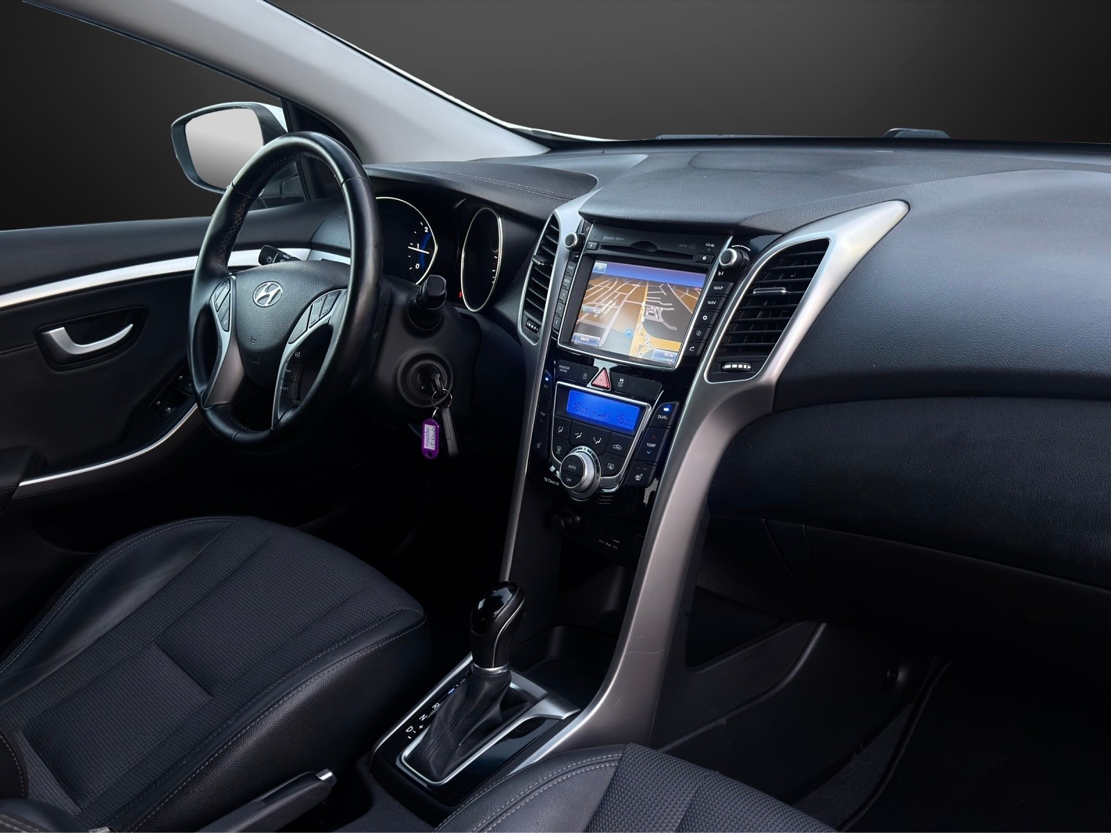HYUNDAI i30 Wagon 1.6 CRDi Premium Automatic-image-9