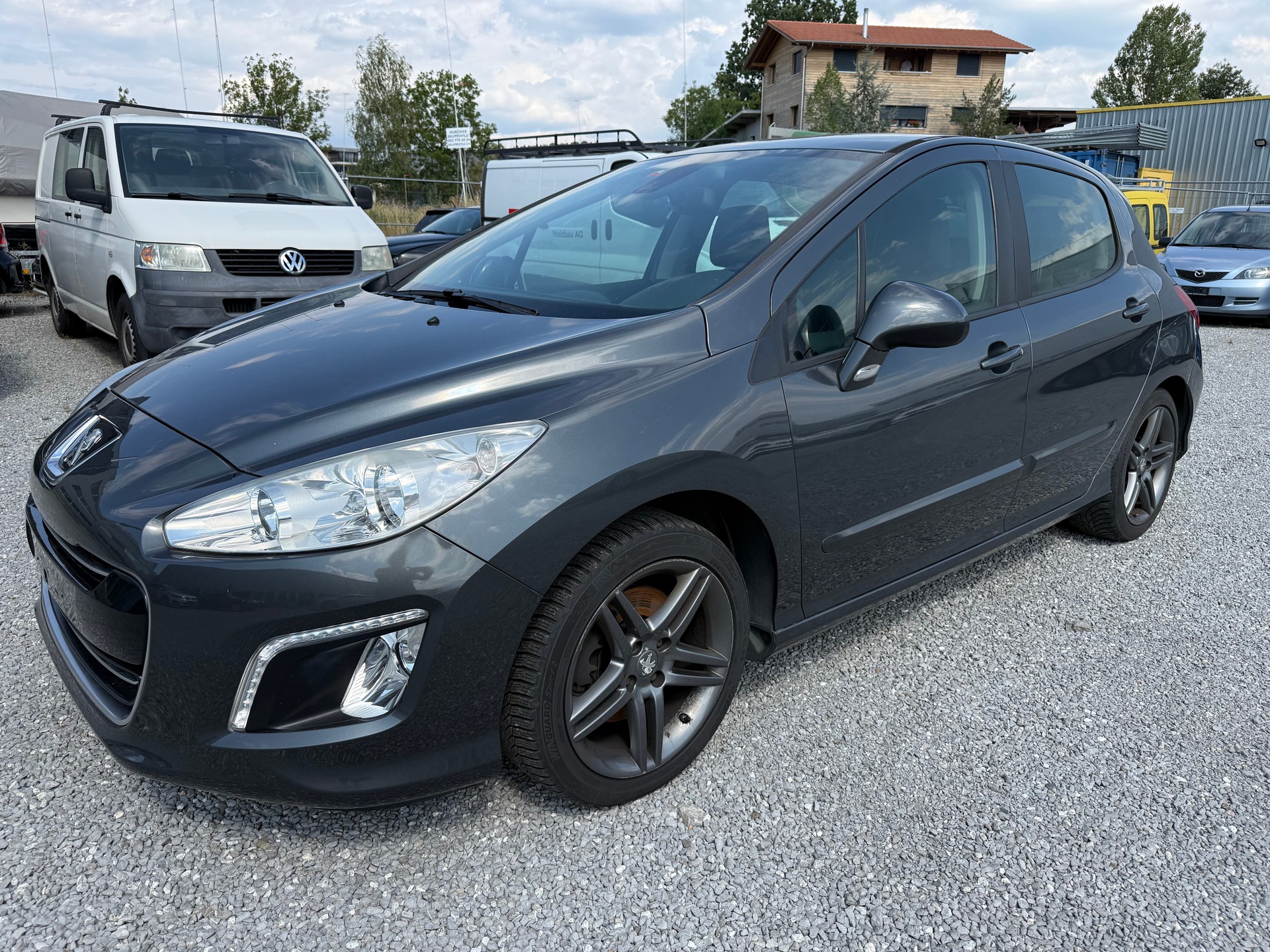 PEUGEOT 308 1.6 16V Turbo Swiss Edition-image-1