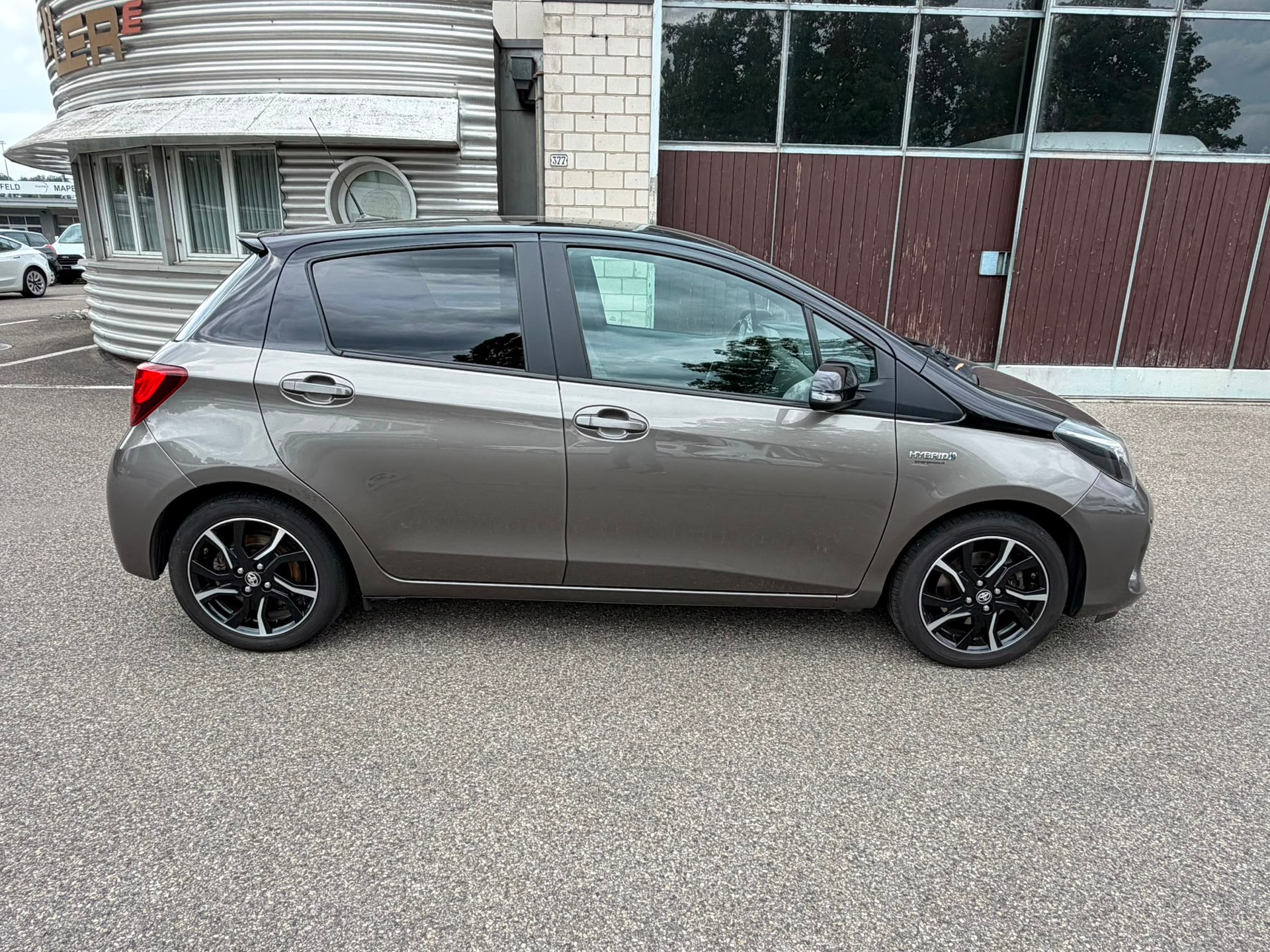 TOYOTA Yaris 1.5 VVT-i Hybrid Luna e-CVT-image-4