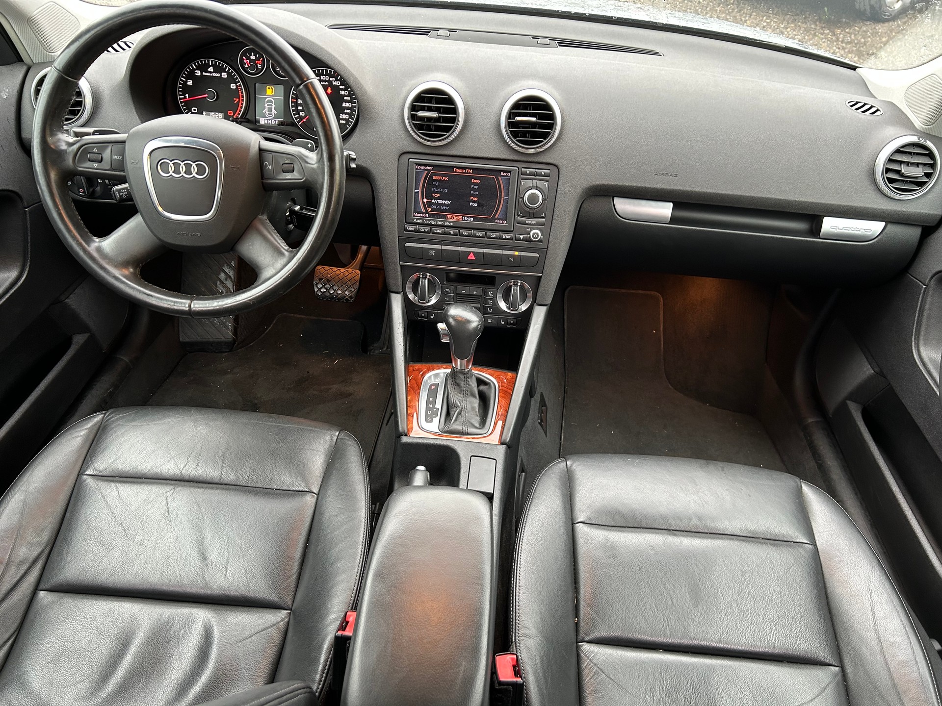 AUDI A3 Sportback 2.0 TFSI Ambition quattro S-tronic-image-10