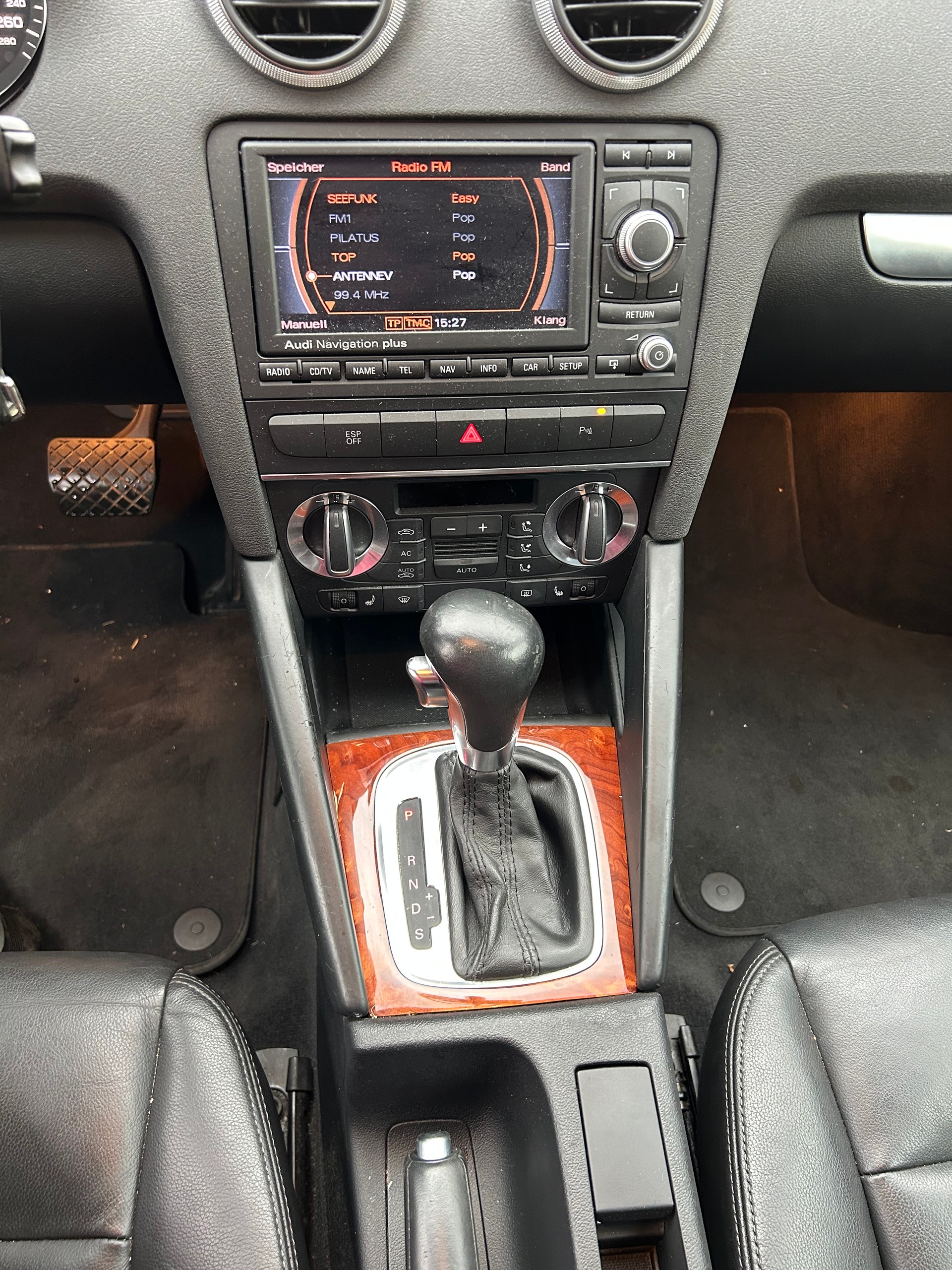 AUDI A3 Sportback 2.0 TFSI Ambition quattro S-tronic-image-9