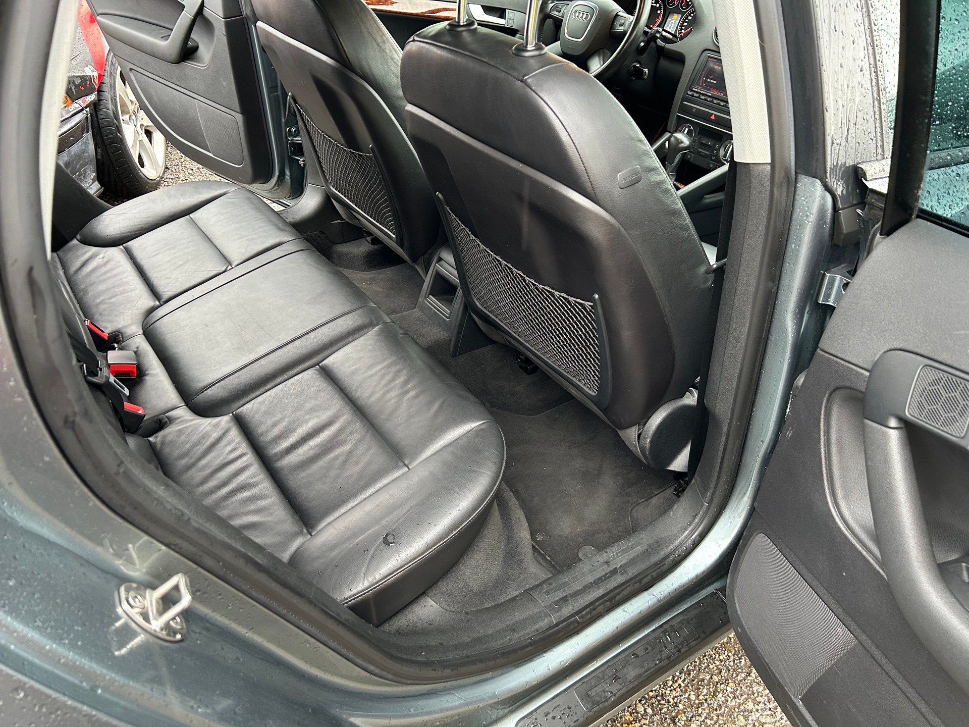 AUDI A3 Sportback 2.0 TFSI Ambition quattro S-tronic-image-13