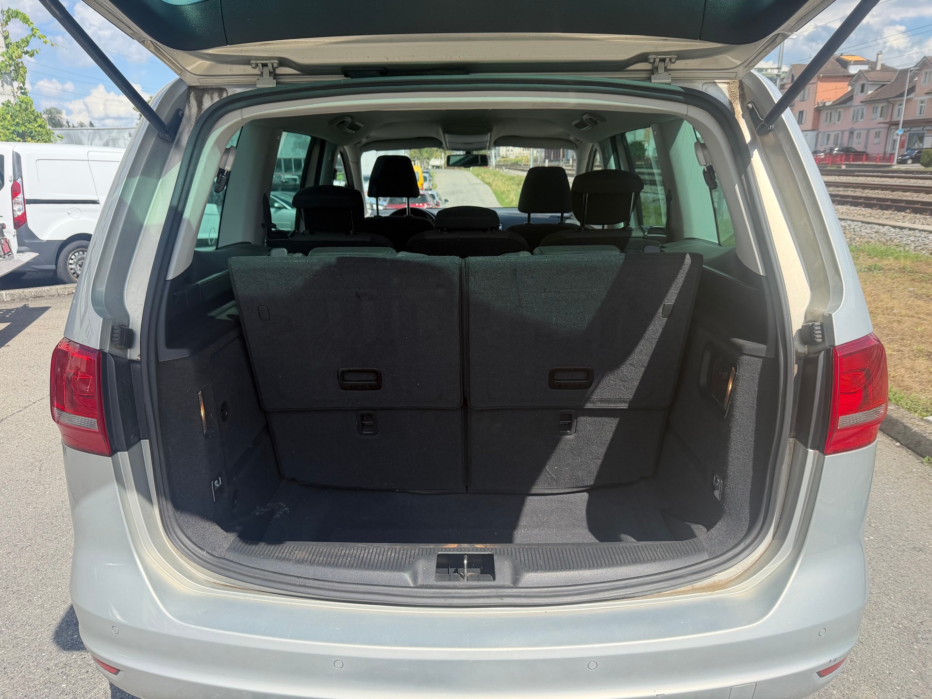 VW Sharan 2.0 TDI BMT Startline Comfortline DSG-image-6