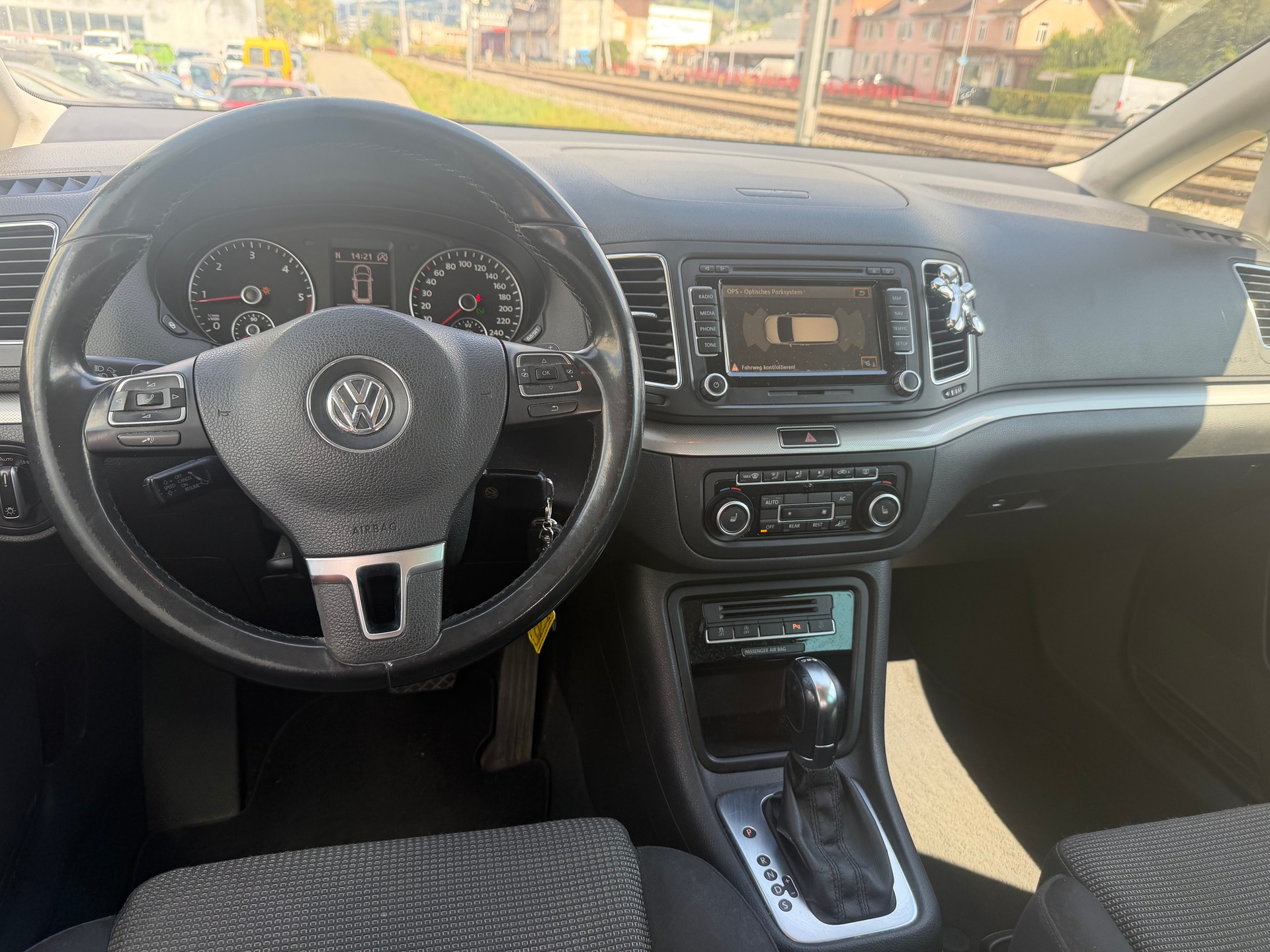 VW Sharan 2.0 TDI BMT Startline Comfortline DSG-image-10