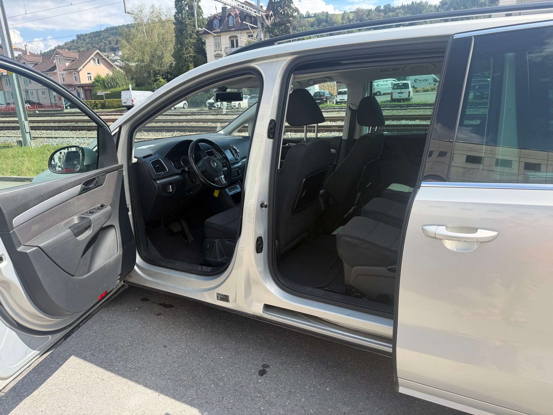 VW Sharan 2.0 TDI BMT Startline Comfortline DSG-image-8