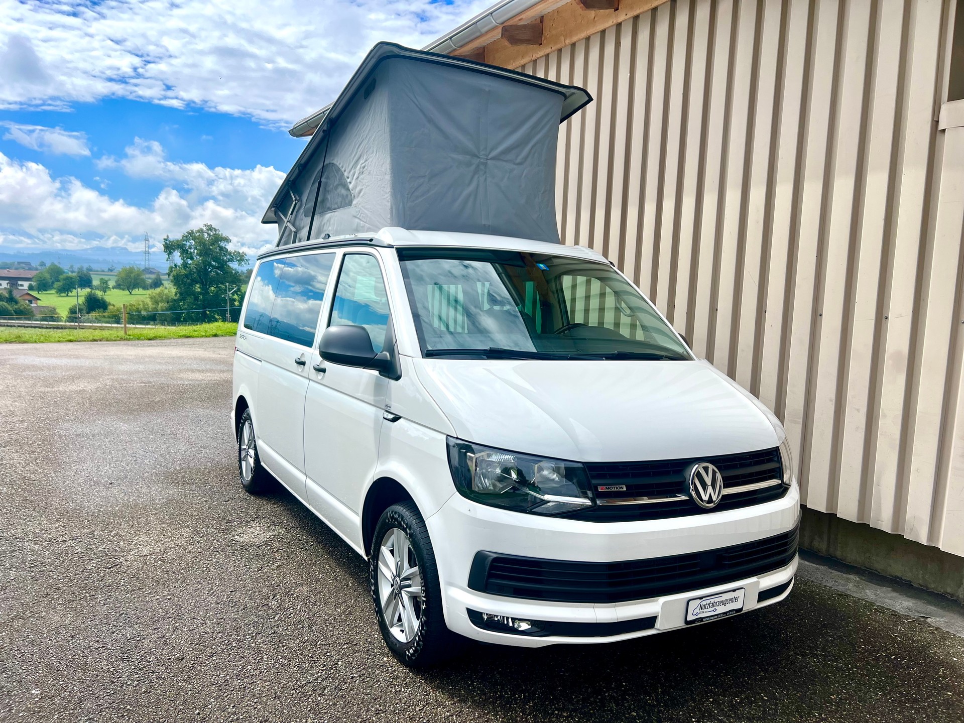 VW T6 California 2.0 TDI Beach DSG 150 PS by Nutzfahrzeugcenter Seetal-image-0