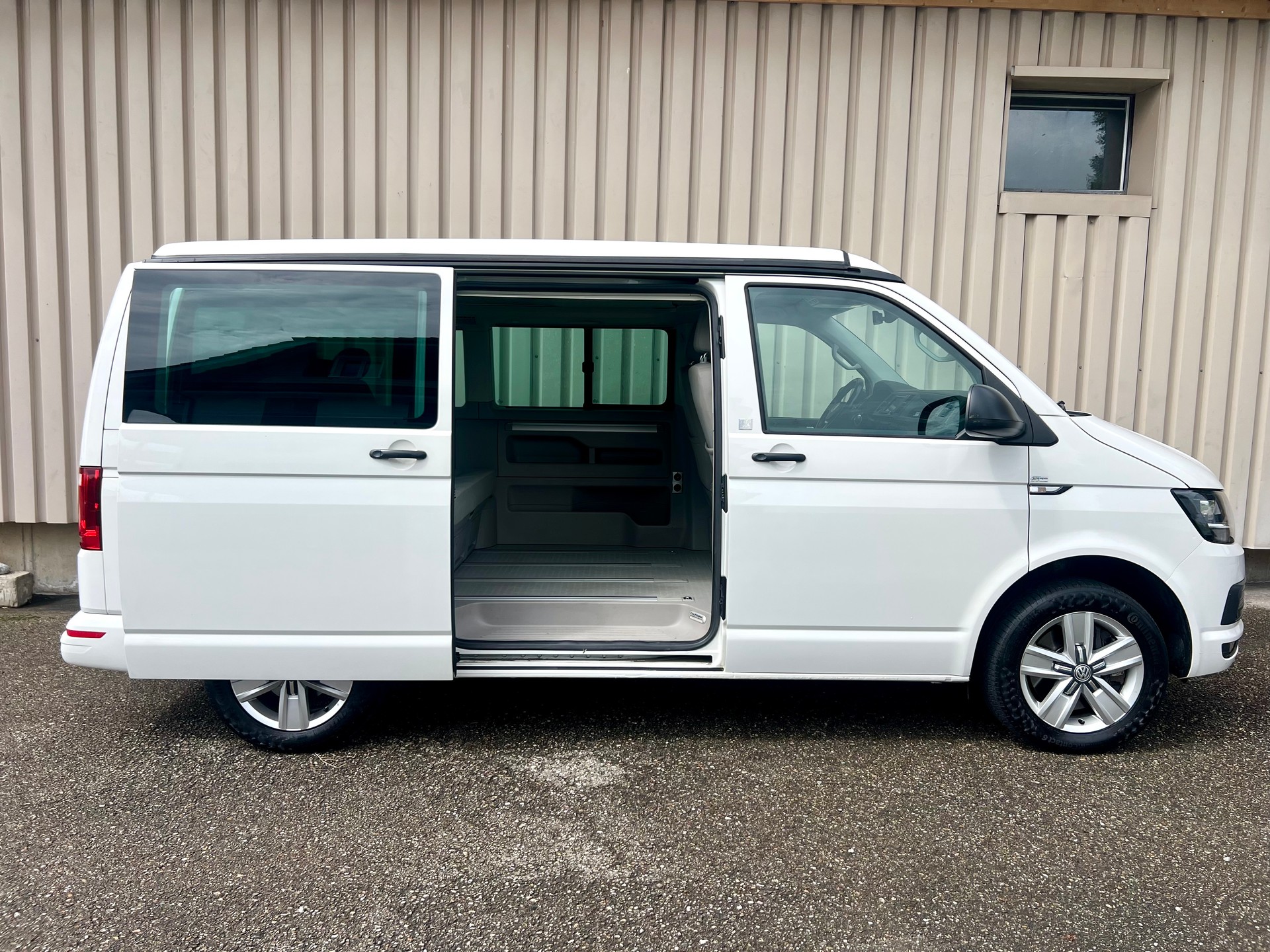 VW T6 California 2.0 TDI Beach DSG 150 PS by Nutzfahrzeugcenter Seetal-image-6