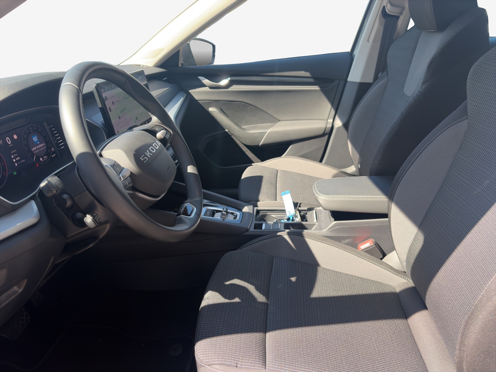 SKODA Octavia Combi 2.0 TDI DSG Selection-image-7