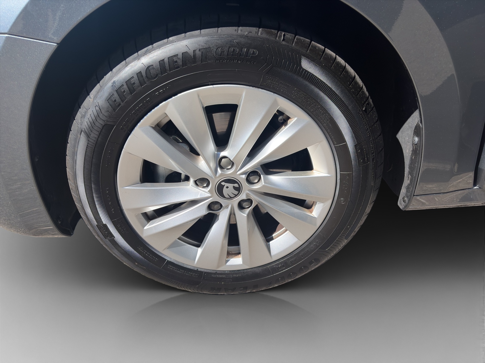 SKODA Octavia Combi 2.0 TDI DSG Selection-image-13