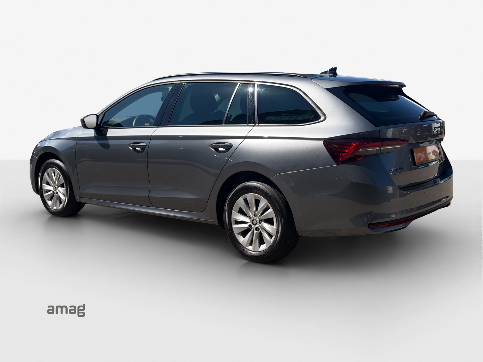 SKODA Octavia Combi 2.0 TDI DSG Selection-image-2