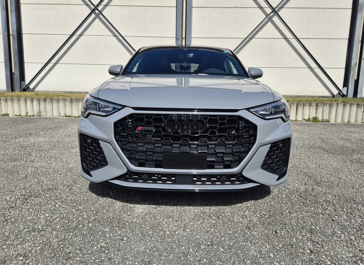 AUDI RS Q3 Sportback quattro S tronic-image-1