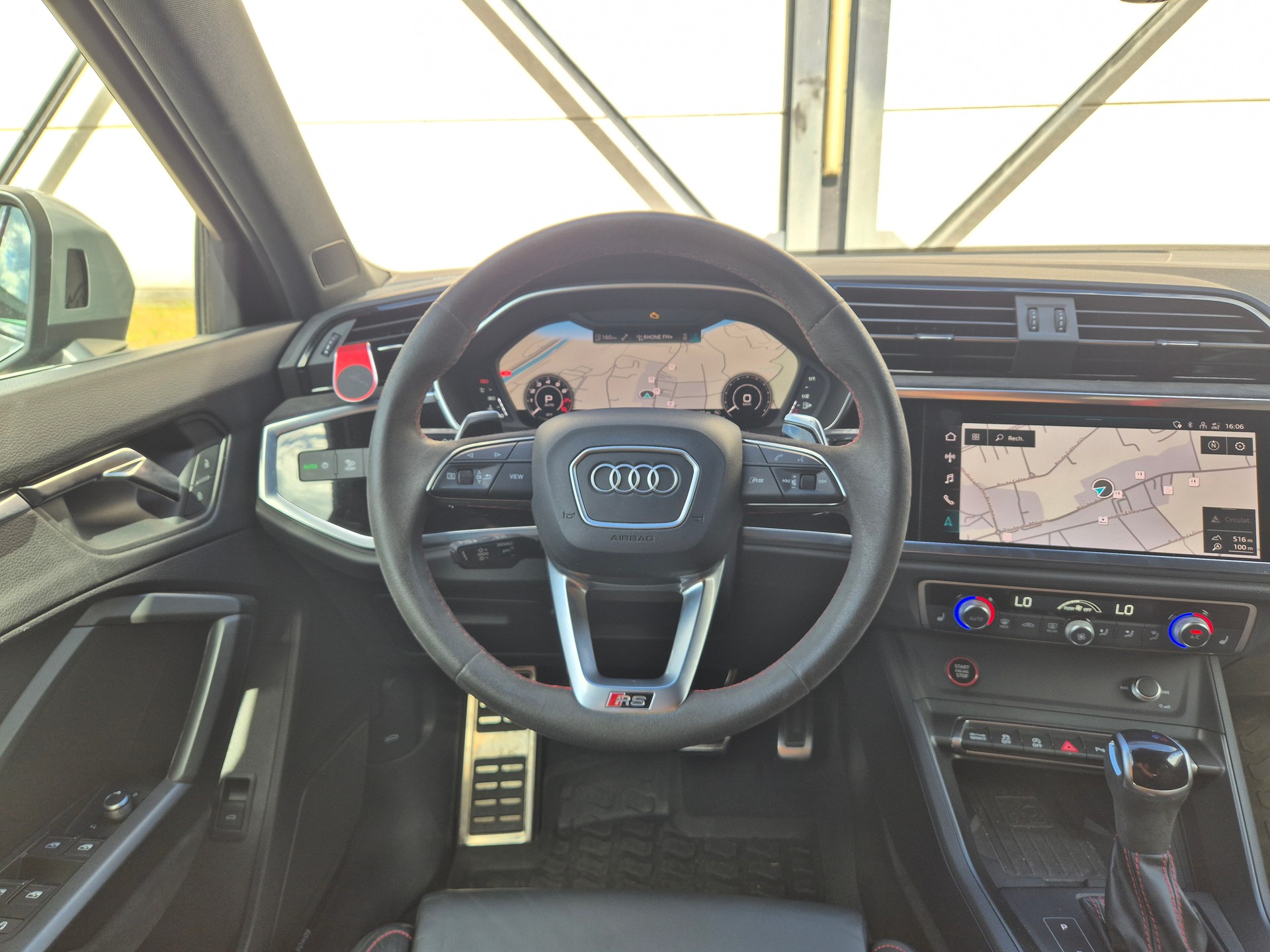 AUDI RS Q3 Sportback quattro S tronic-image-4
