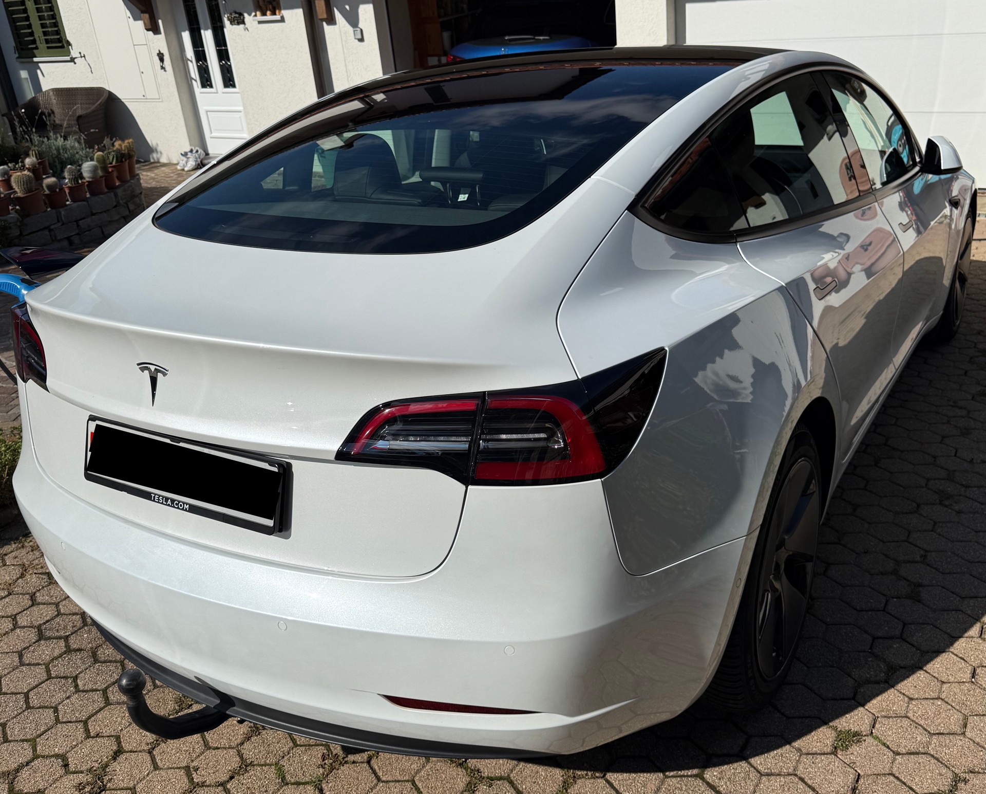 TESLA RWD-image-5