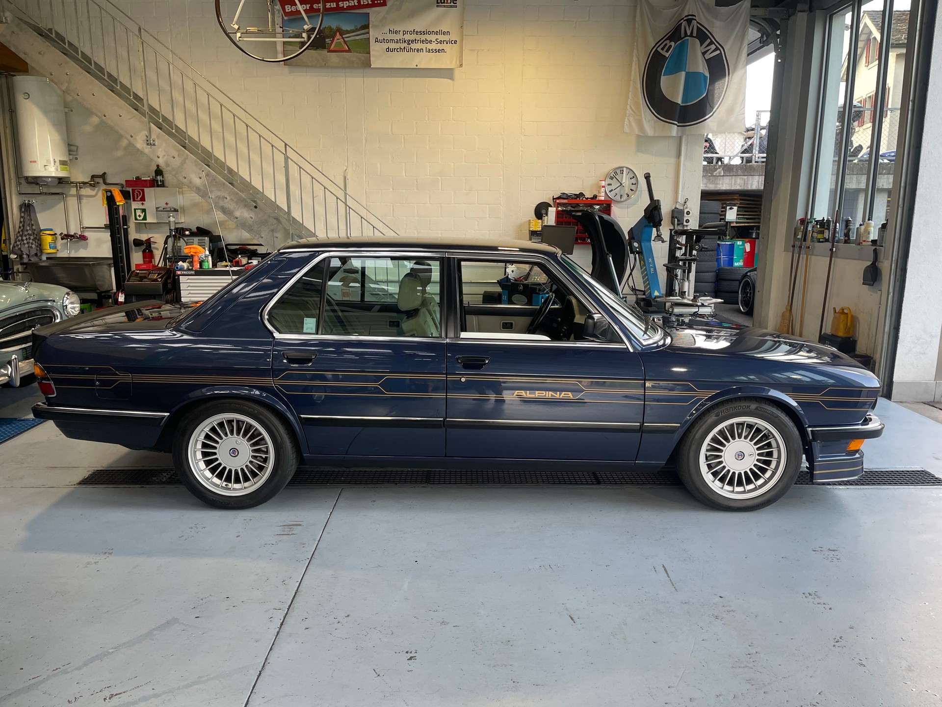 BMW-ALPINA B10-image-2