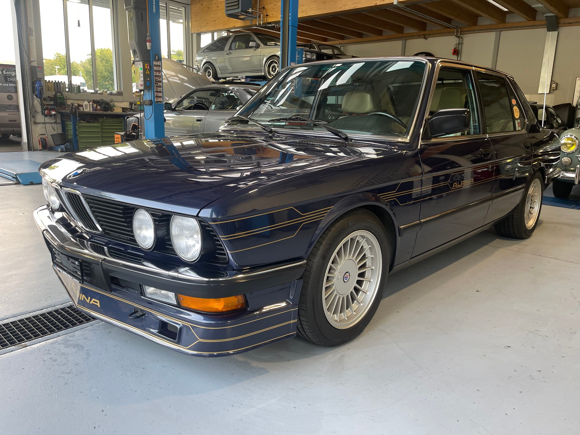 BMW-ALPINA B10-image-1