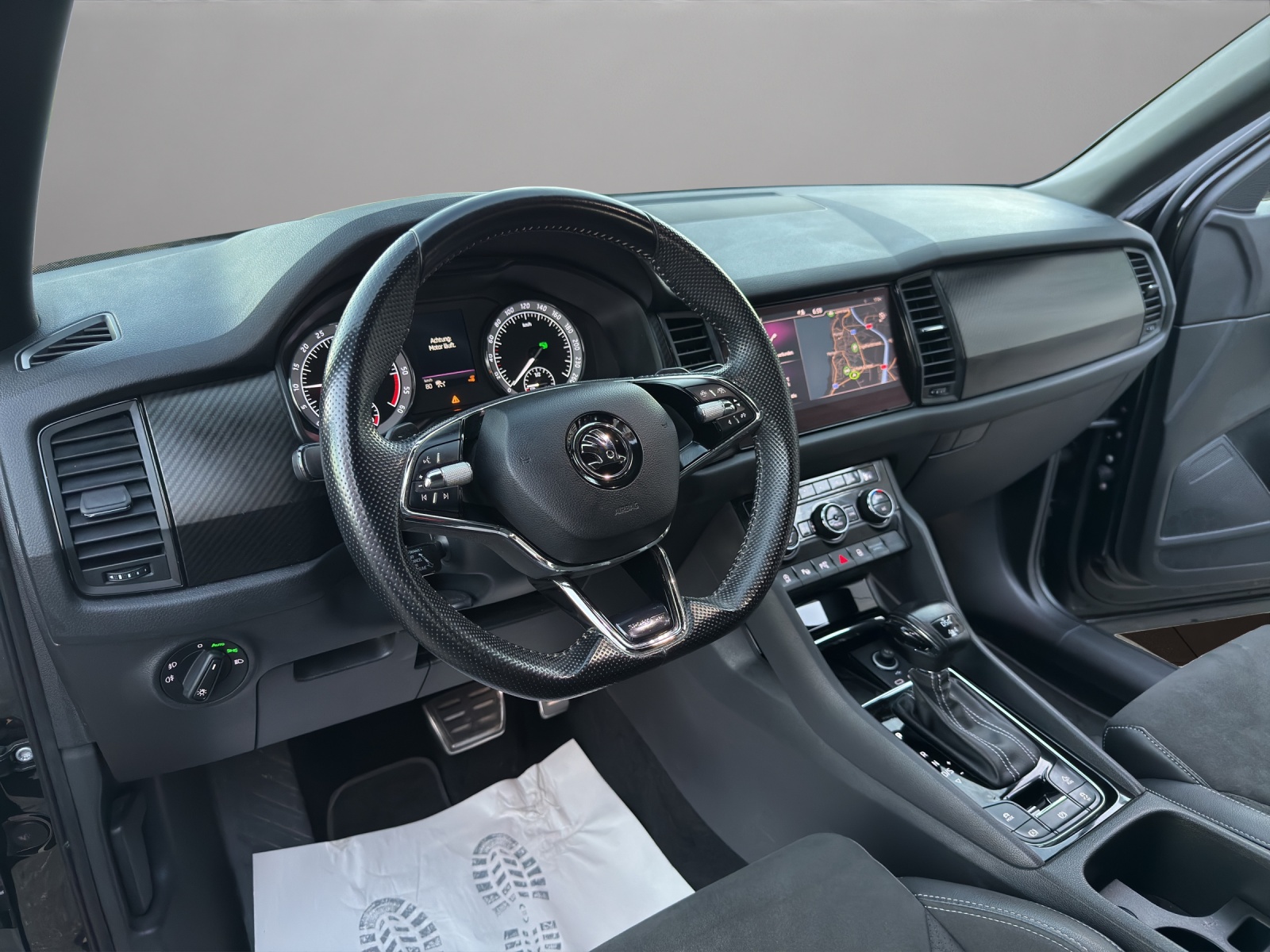SKODA Kodiaq 2.0 TDI SCR SportLine 4x4 DSG-image-9