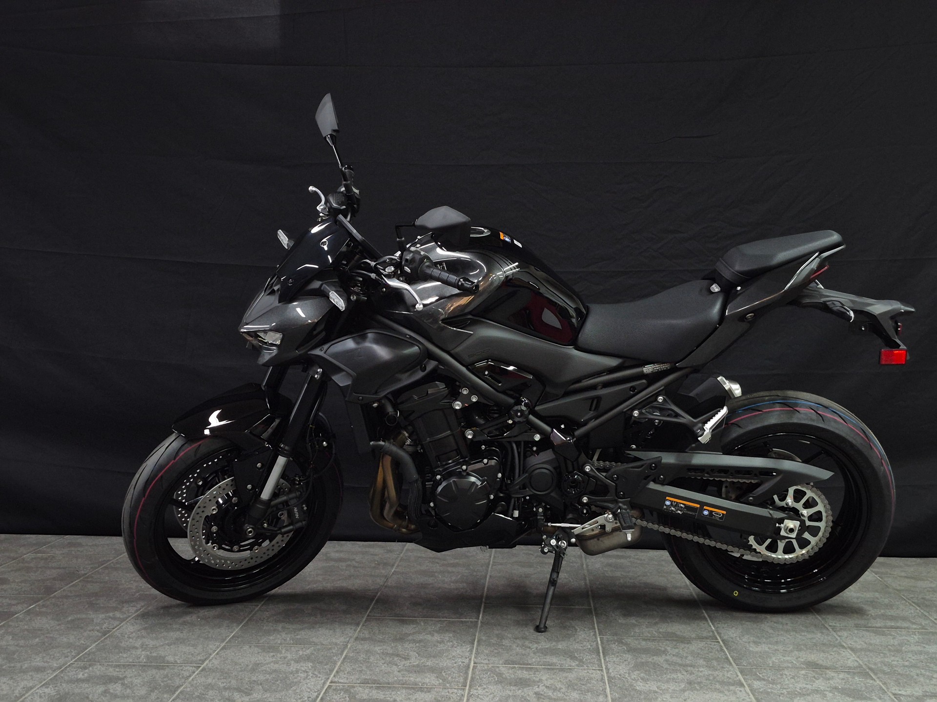 KAWASAKI Z 900 (35kW)-showroom-element-3