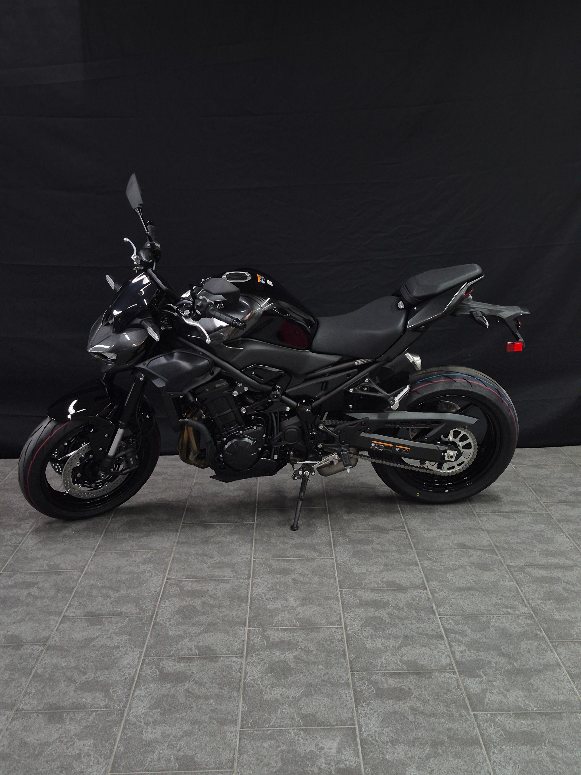 KAWASAKI Z 900 (35kW)-showroom-element-2