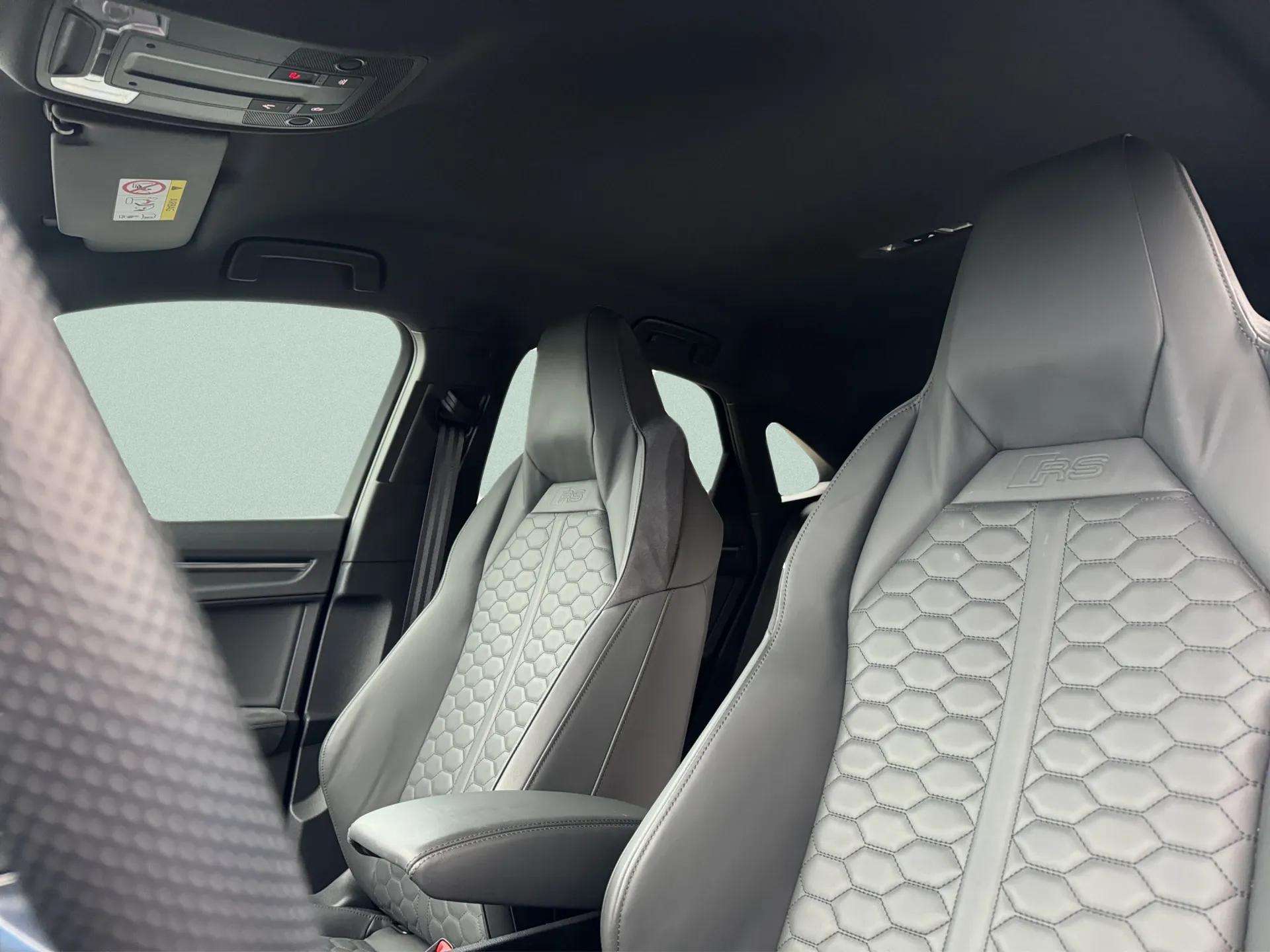 AUDI RS Q3 Sportback quattro S tronic-image-11