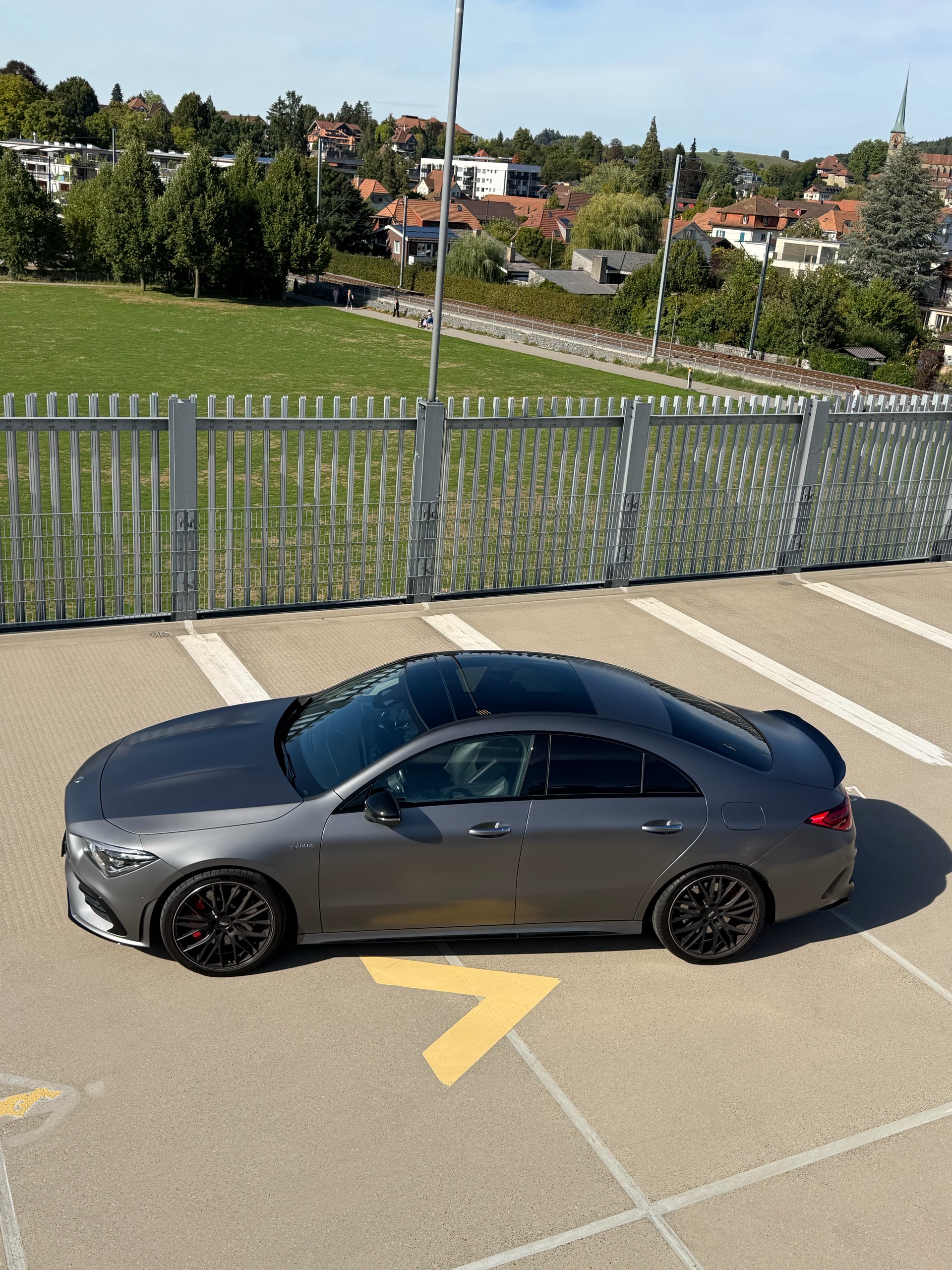 MERCEDES-BENZ CLA 35 AMG 4matic 7G-DCT *Grau Matt*-image-1