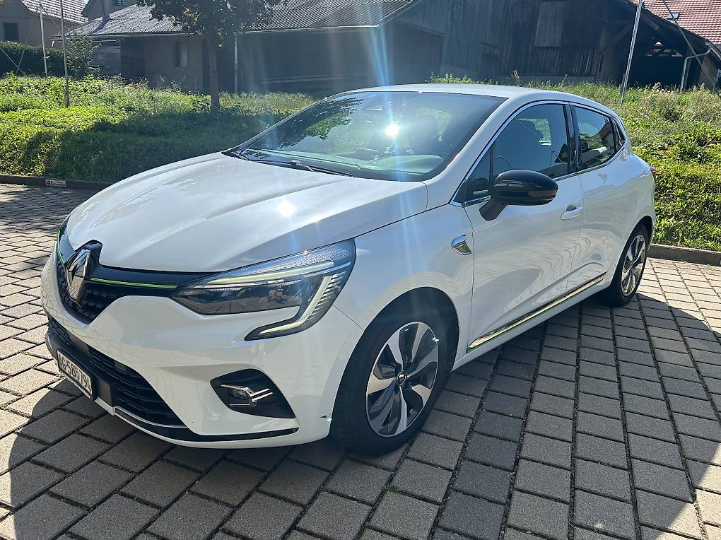 RENAULT CLIO-image-0