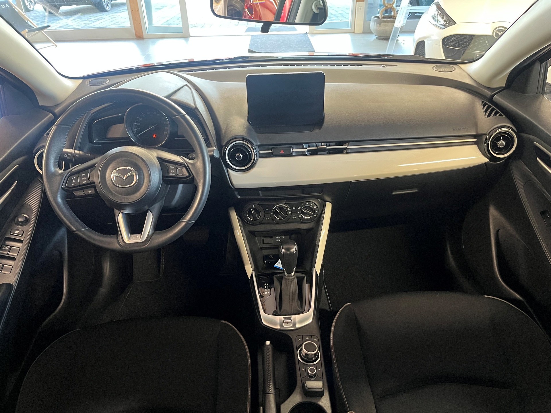 MAZDA 2 SKYACTIV-G 90 Center-Line Automat-image-11