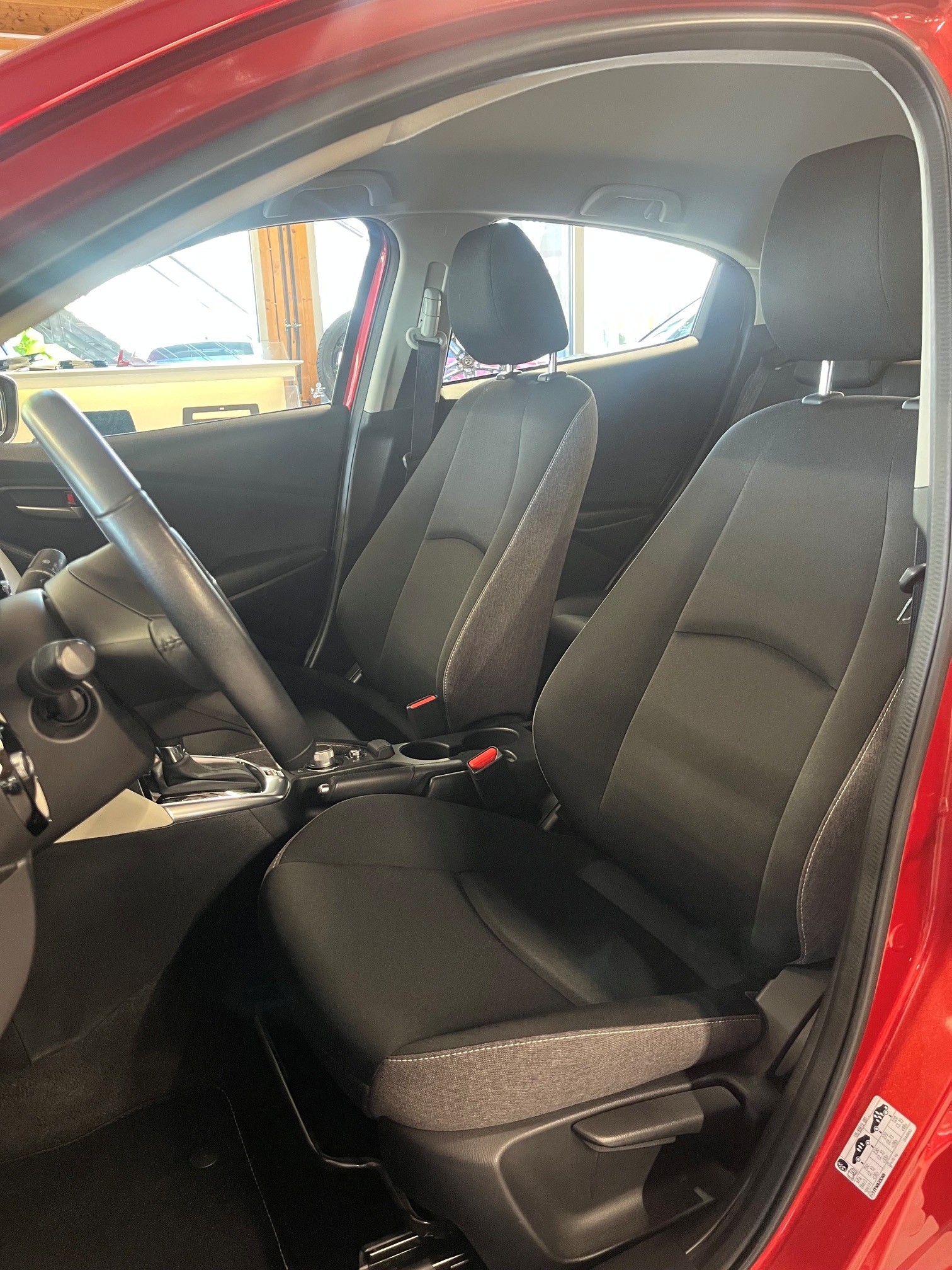 MAZDA 2 SKYACTIV-G 90 Center-Line Automat-image-9