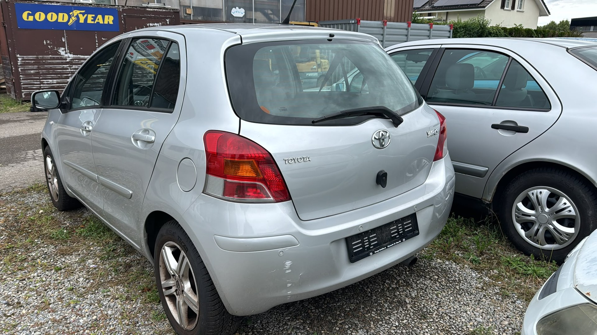 TOYOTA Yaris 1.33 Linea Sol Premium-image-2