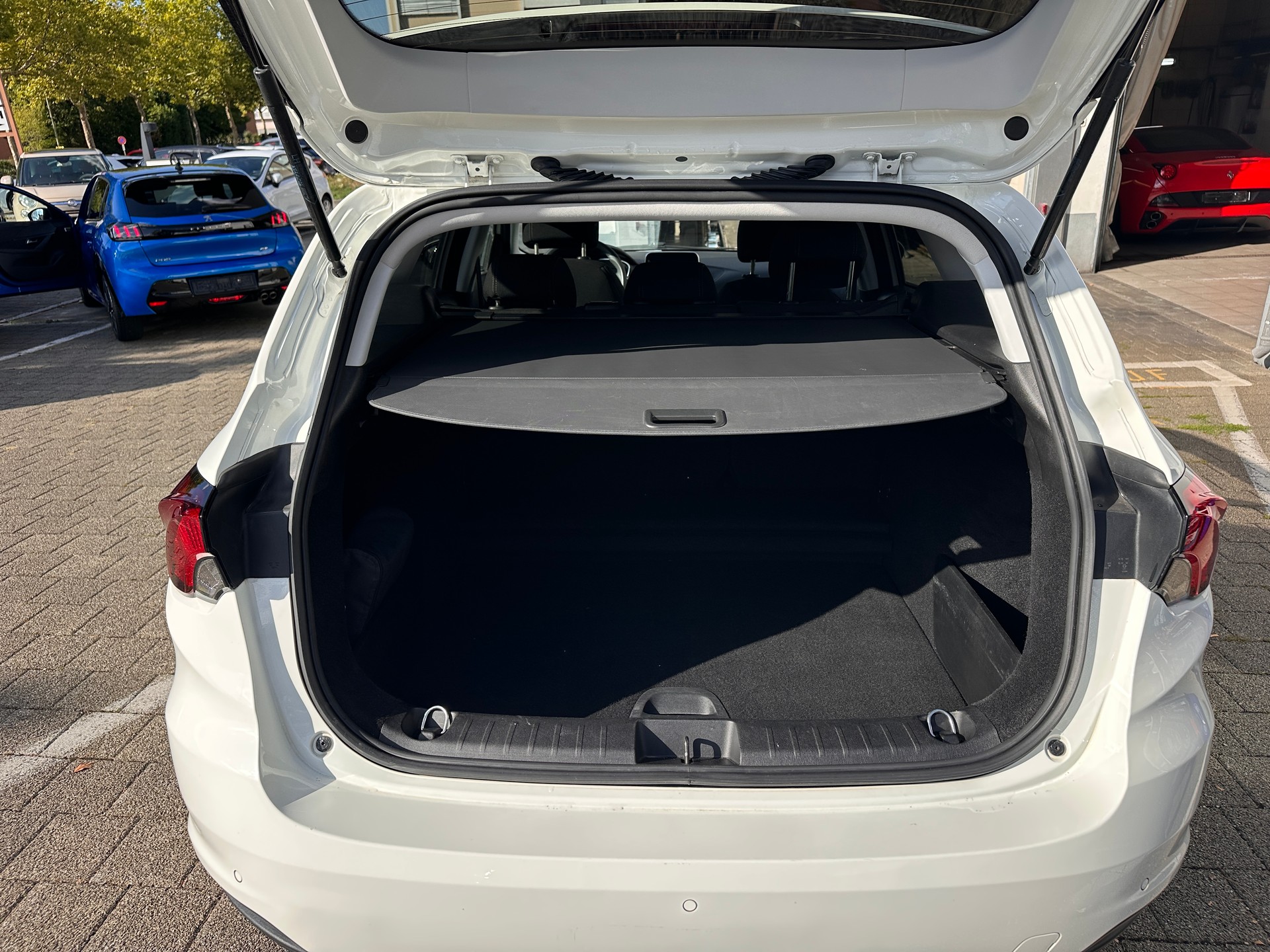 FIAT Tipo 1.6MJ Station Wagon Business DCT-image-17