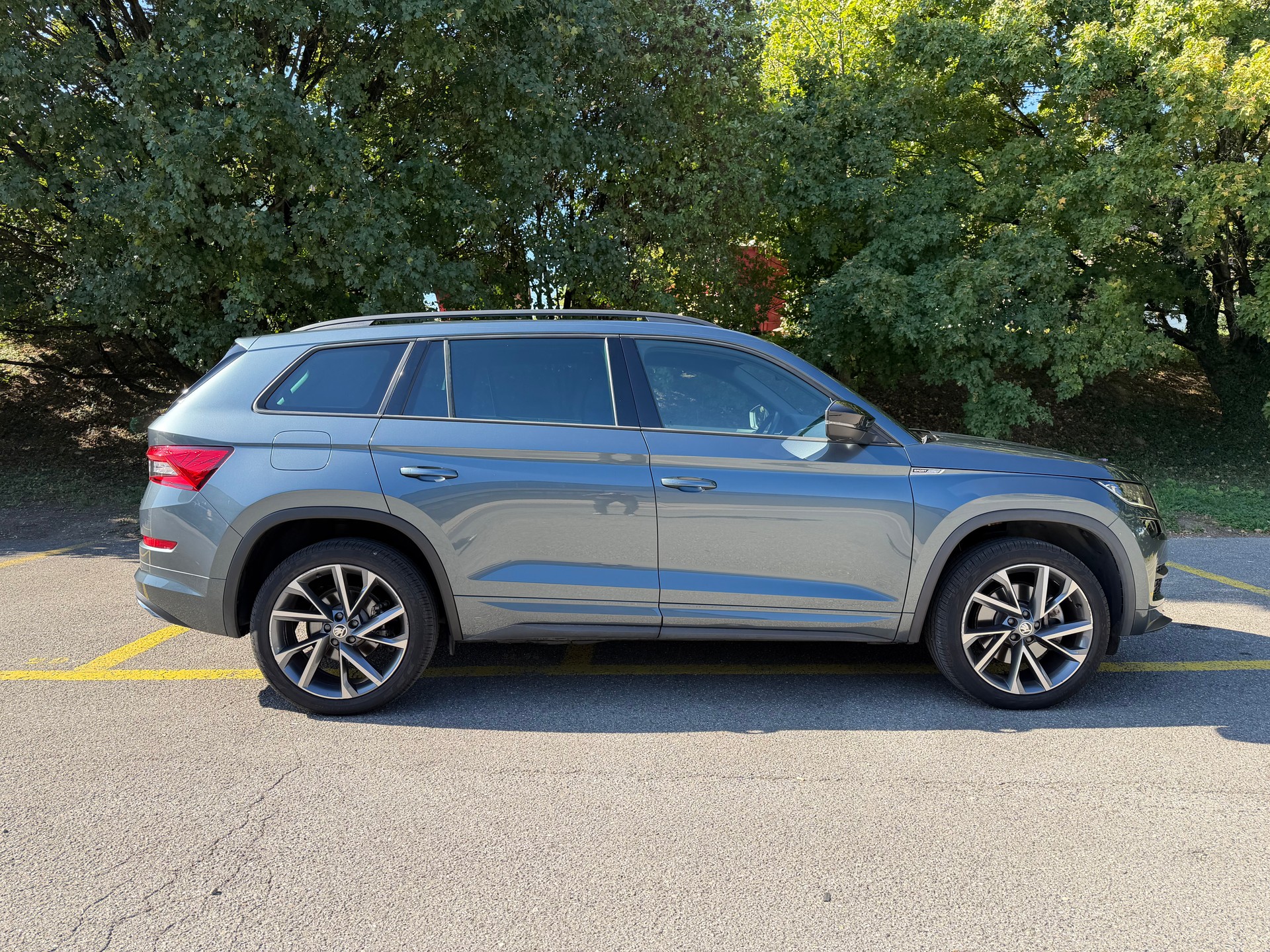 SKODA Kodiaq 2.0 TSI 4x4 Sport Line-image-3